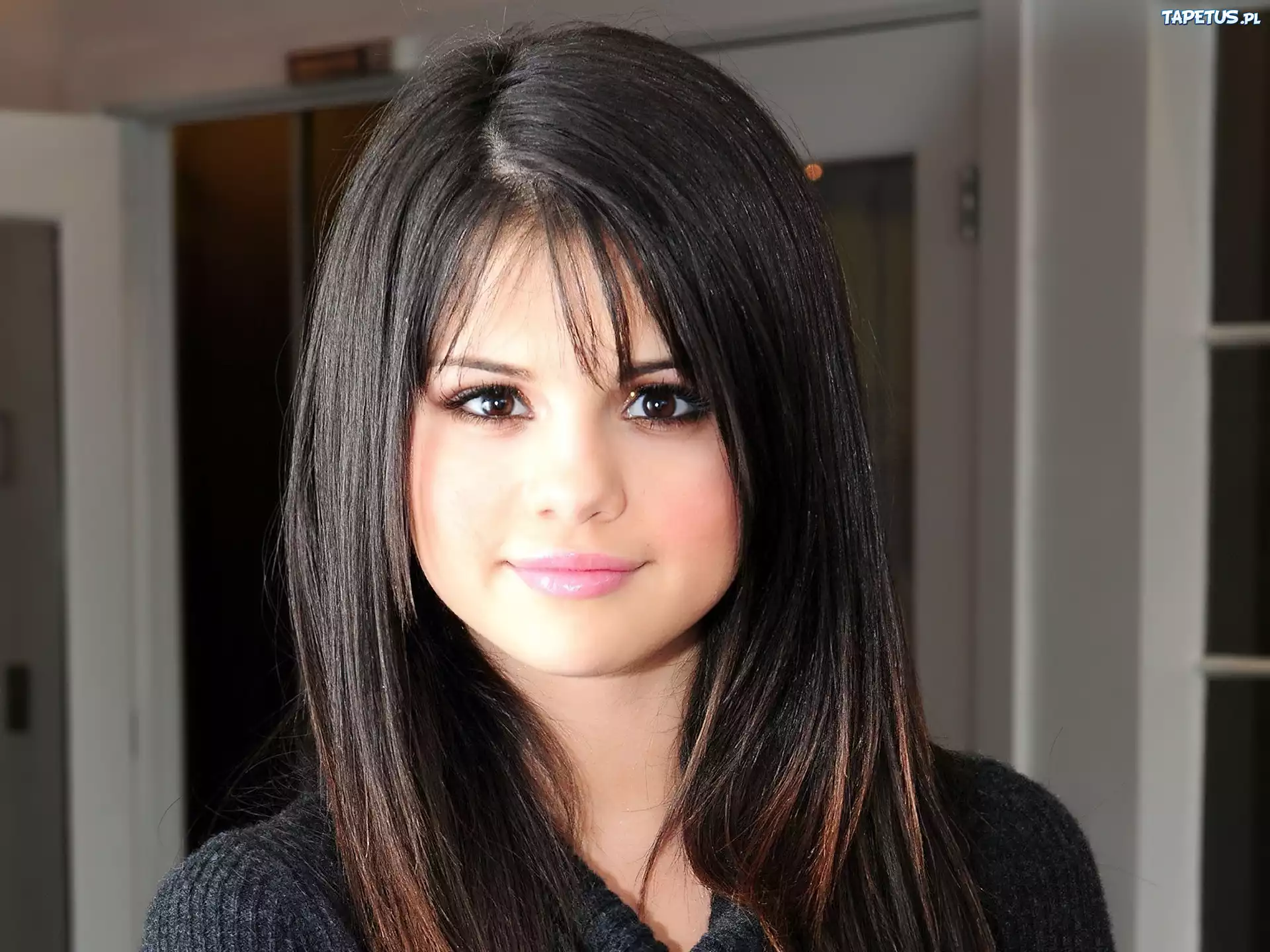 Selena Gomez, Czarne, Włosy