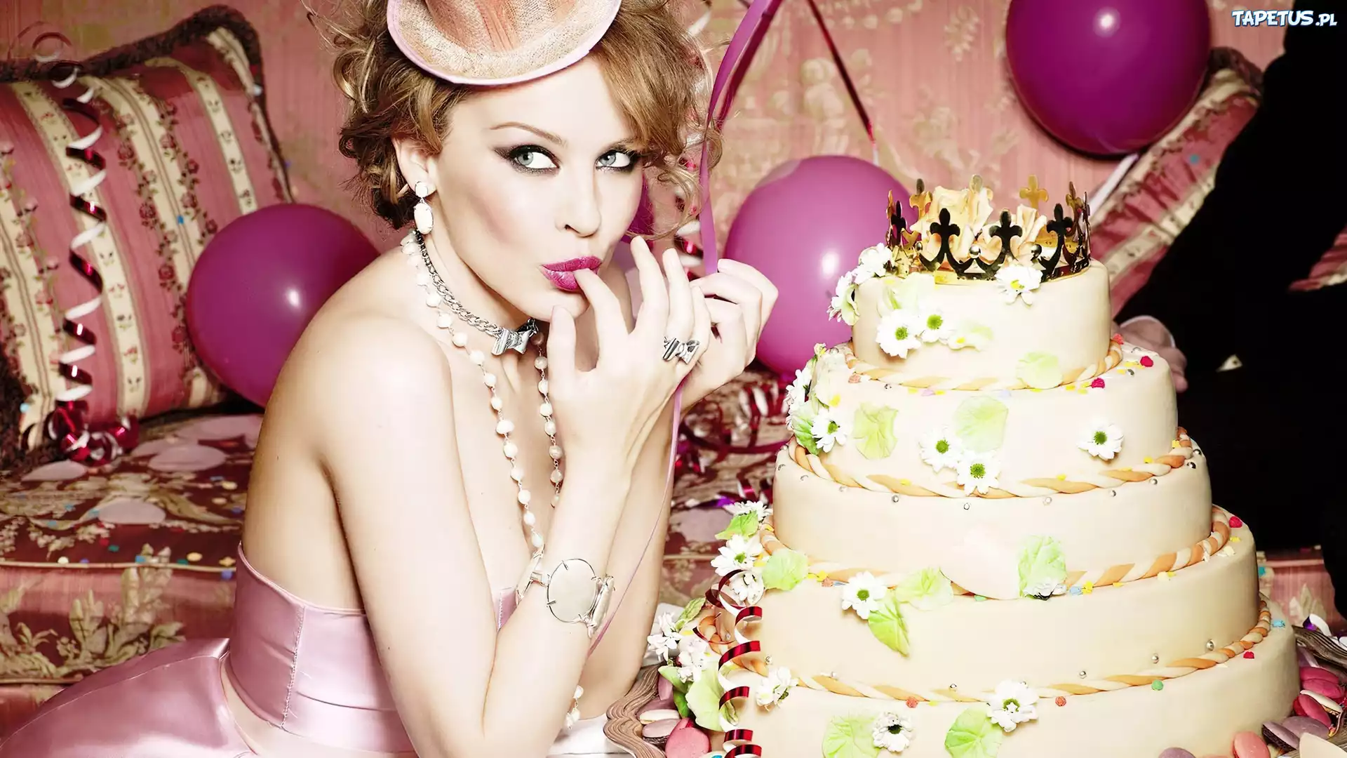 Kylie Minogue, Piętrowy, Tort, Balony