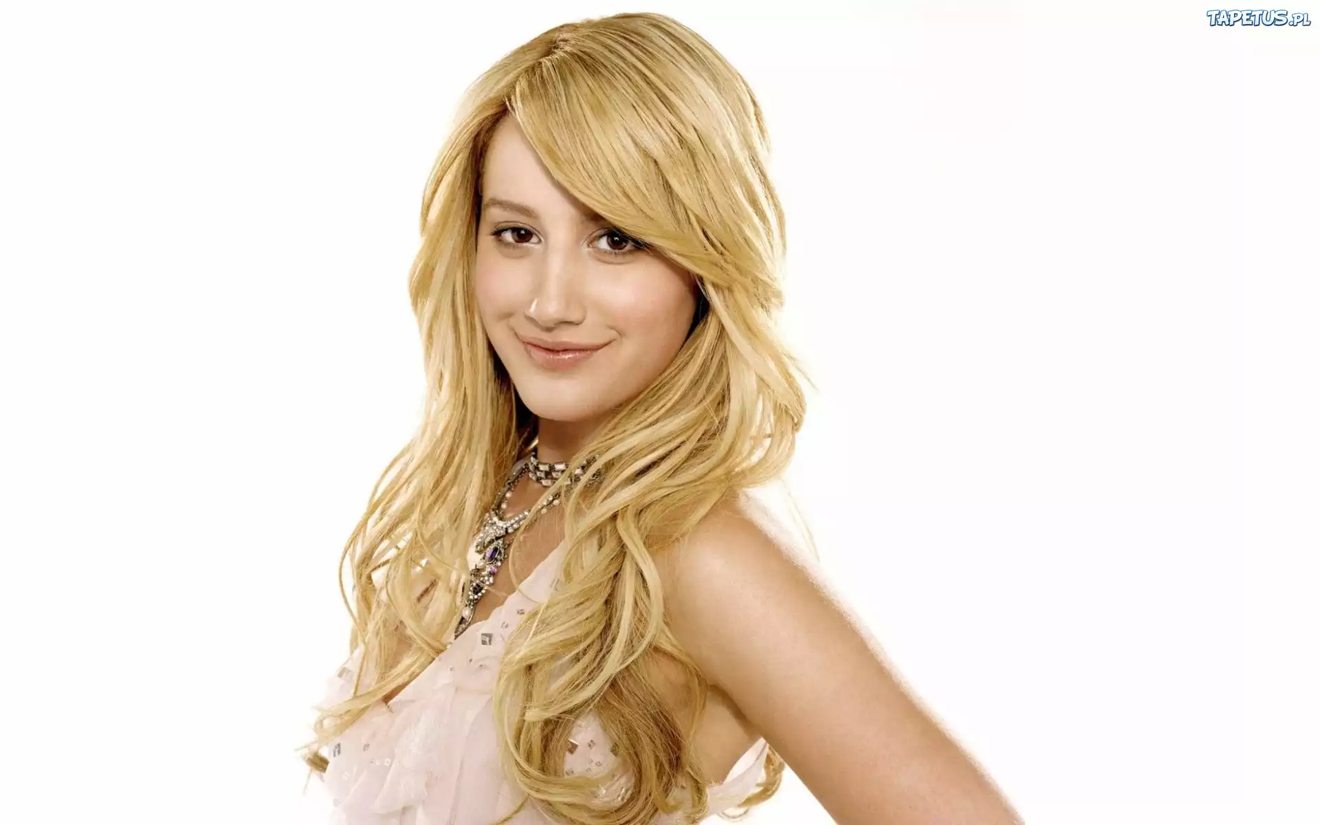 Ashley Tisdale, Biżuteria, Blond, Włosy