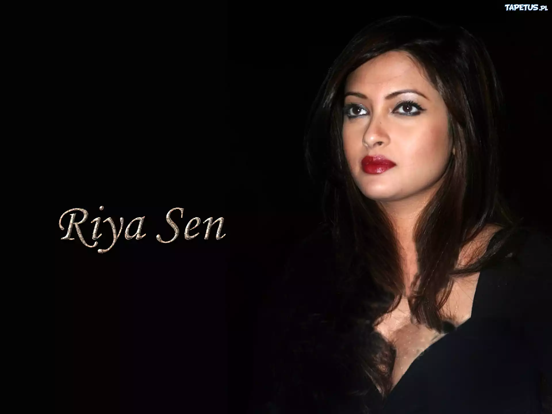 Riya Sen, Czerwone, Usta