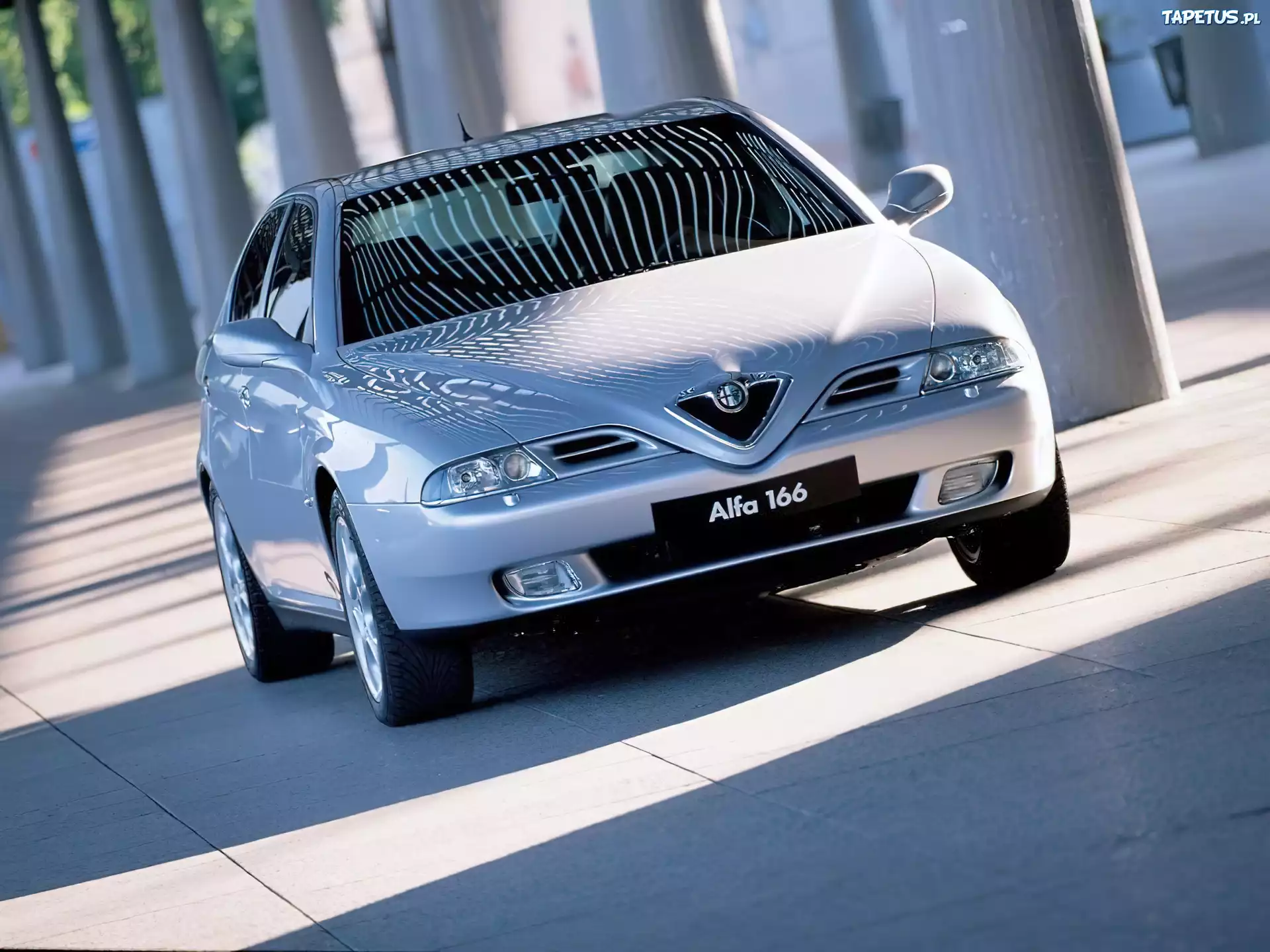 Alfa Romeo 166, filary