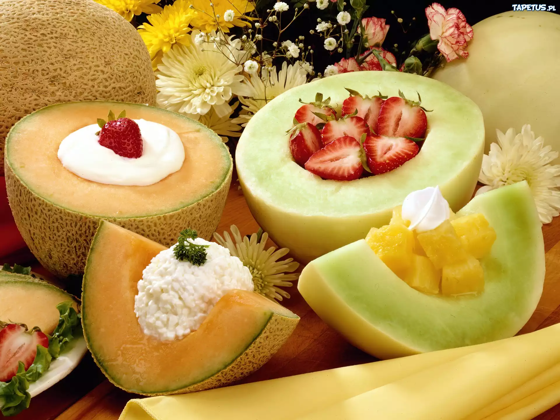 Melony, Truskawki, Twarożek, Kwiaty