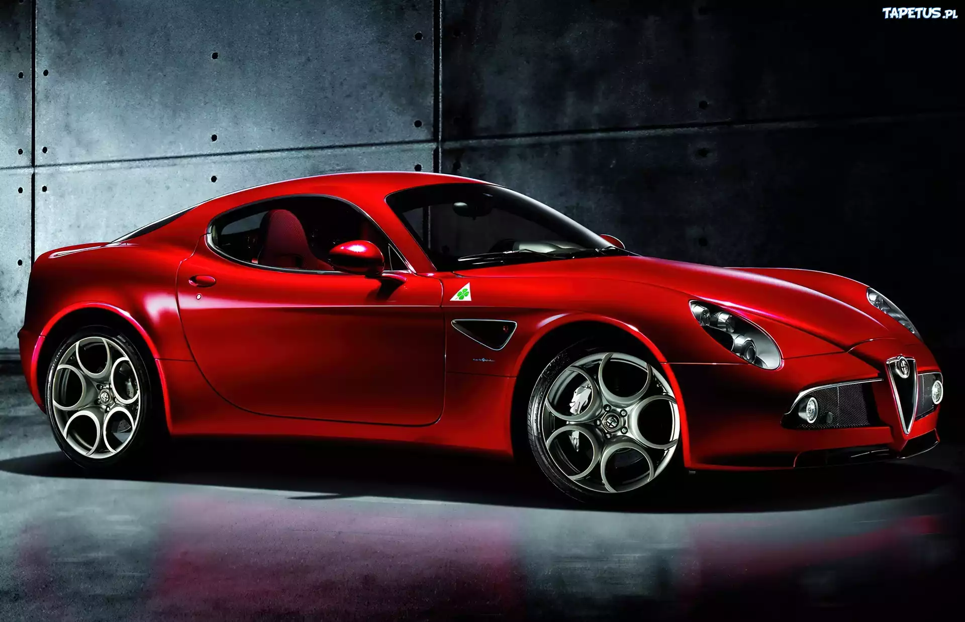 Czerwona, Alfa Romeo 8C