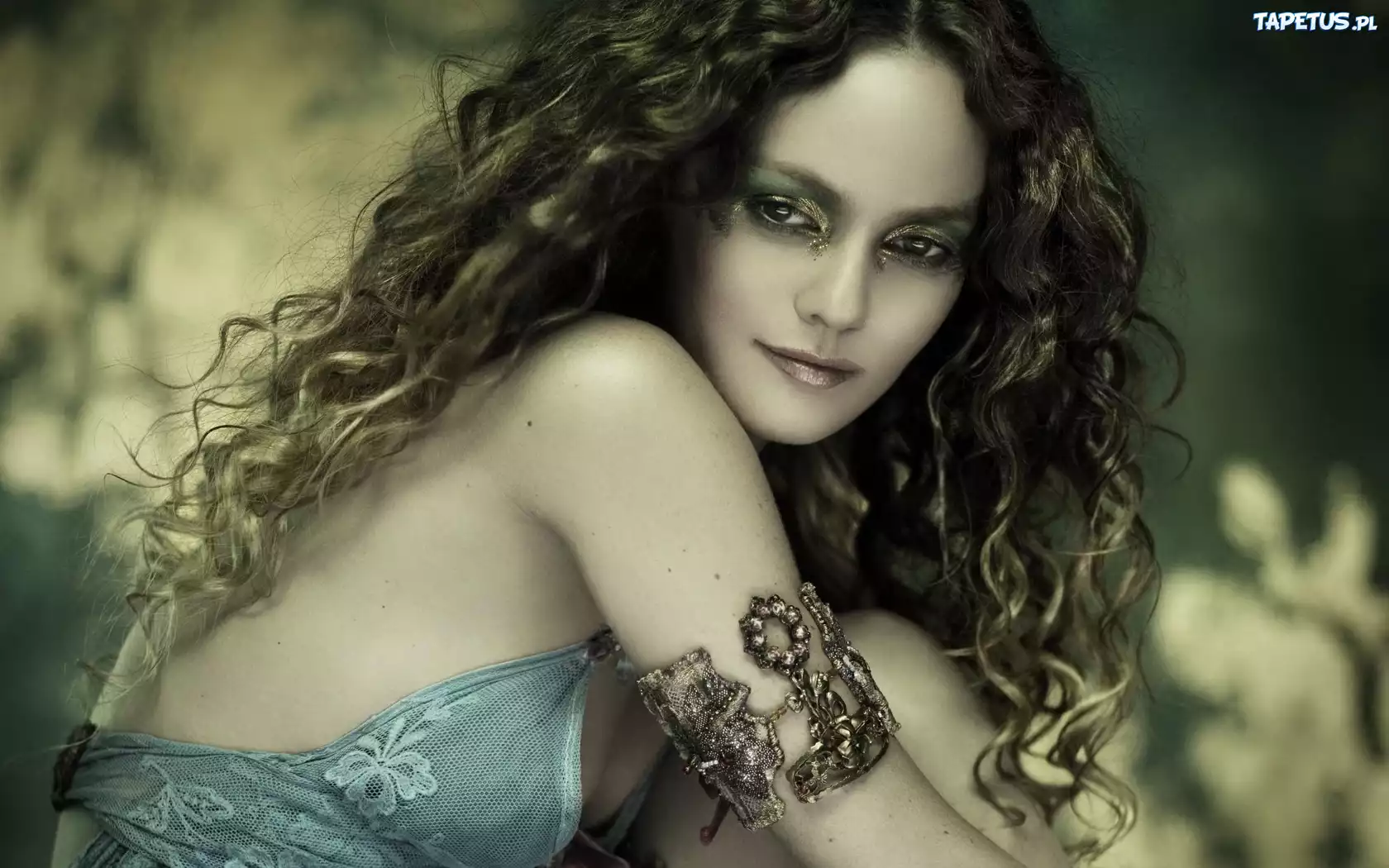 Vanessa Paradis, Makijaż, Loki