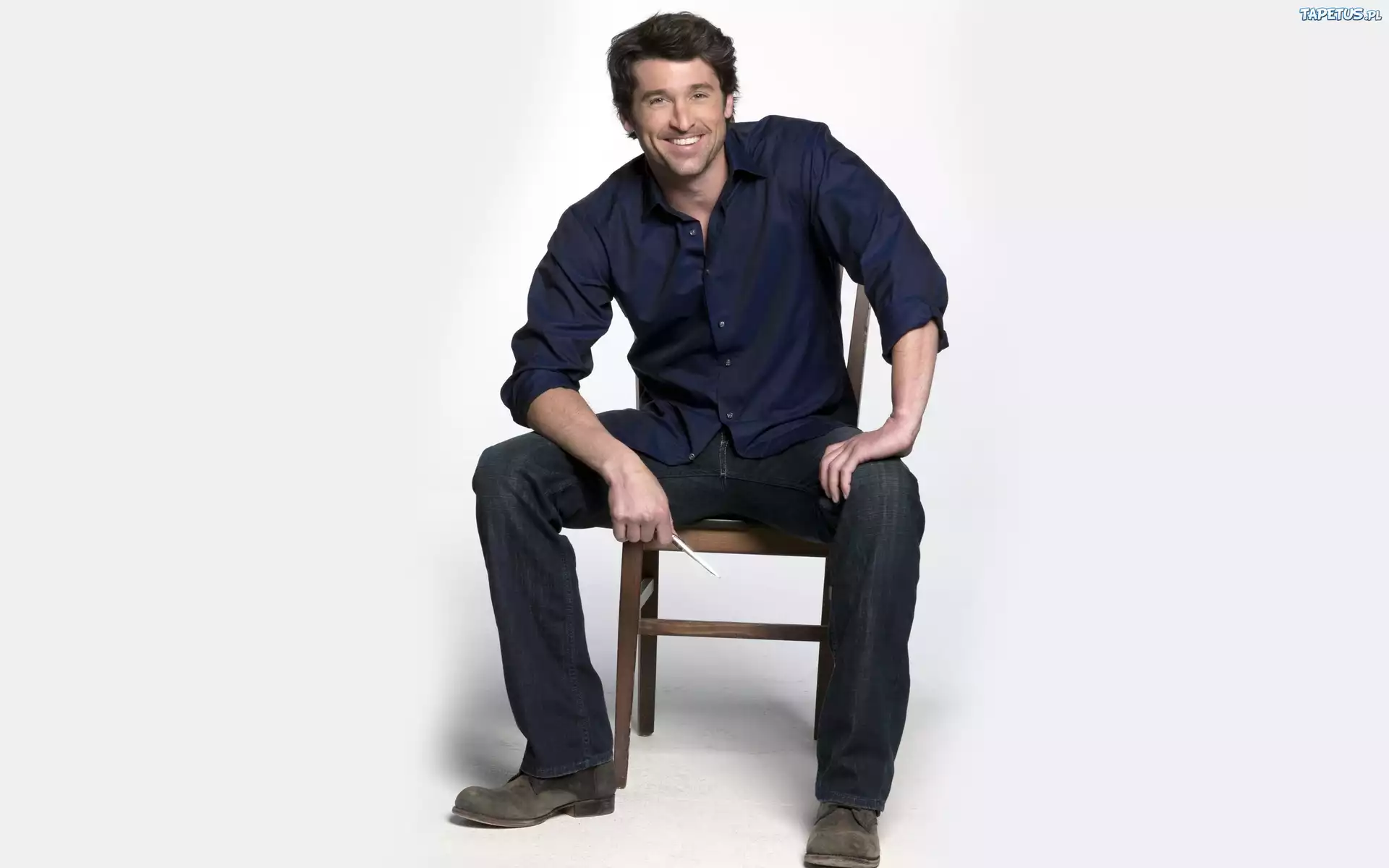 Patrick Dempsey, Aktor, Krzesło, Niebieska, Koszula