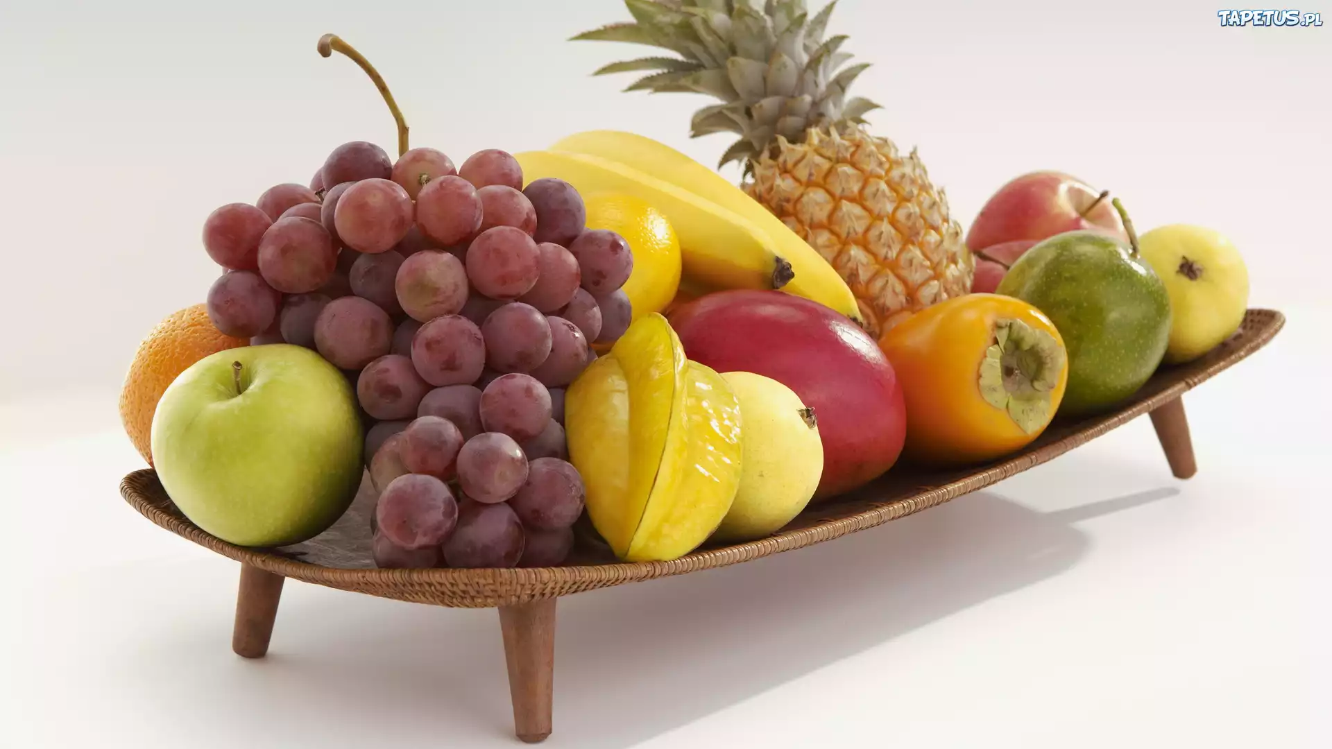 Winogrona, Jabłka, Banany, Ananas