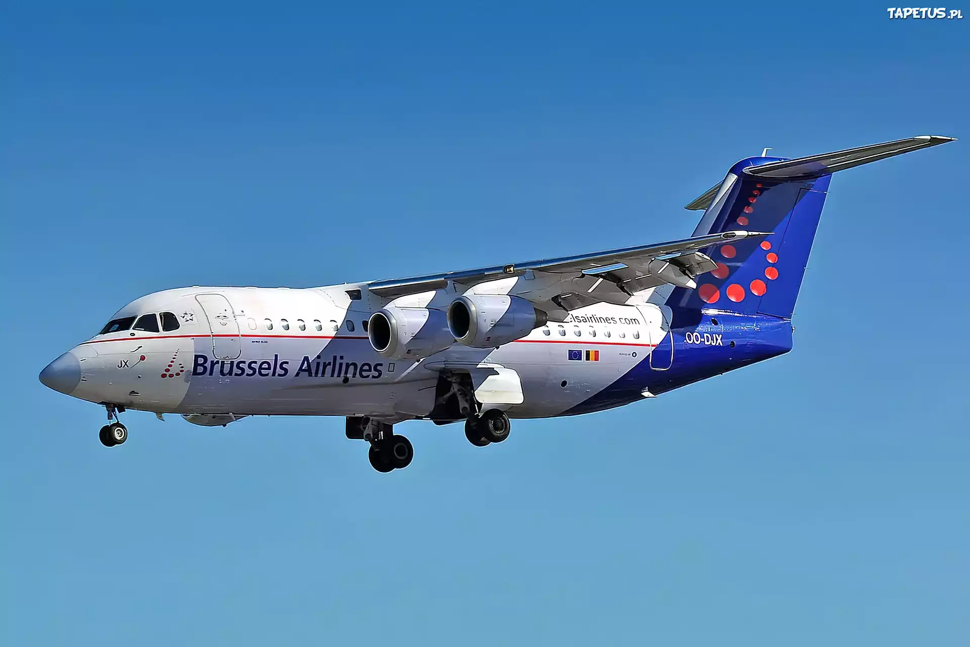 Samolot, Odrzutowiec, AVRO RJ85, Niebo