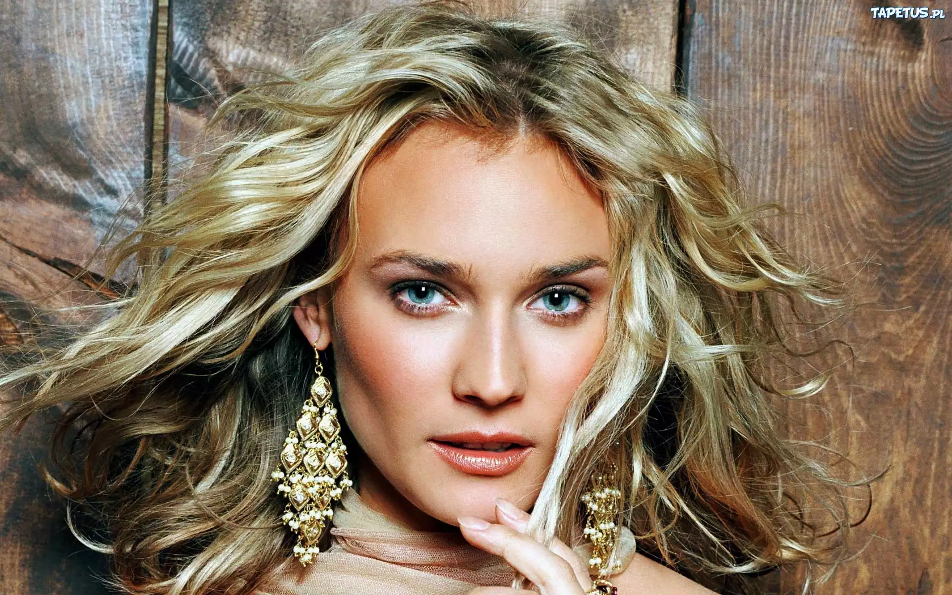 Diane Kruger, Kolczyki