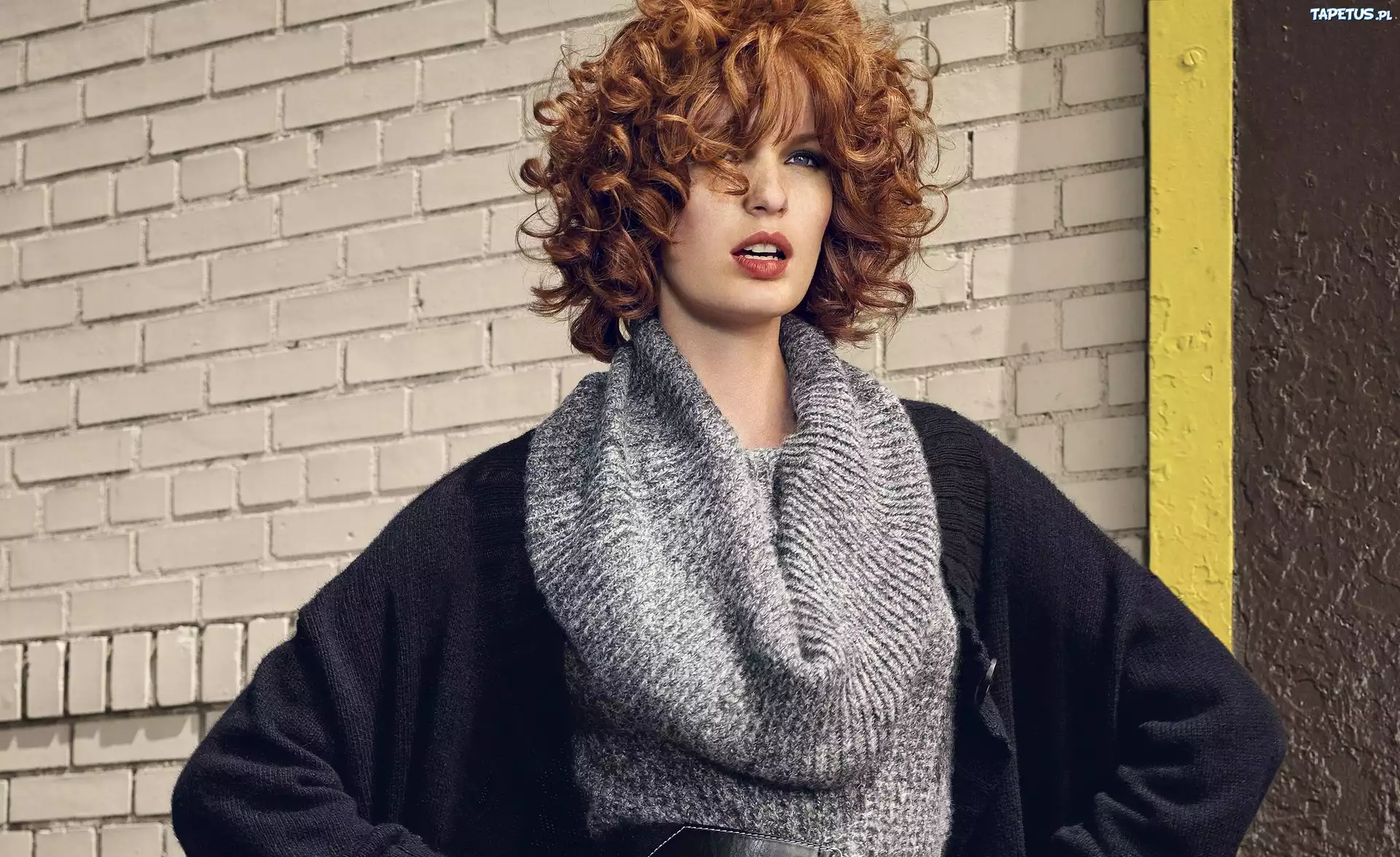 Caroline Winberg, Sweter, Kręcone, Włosy