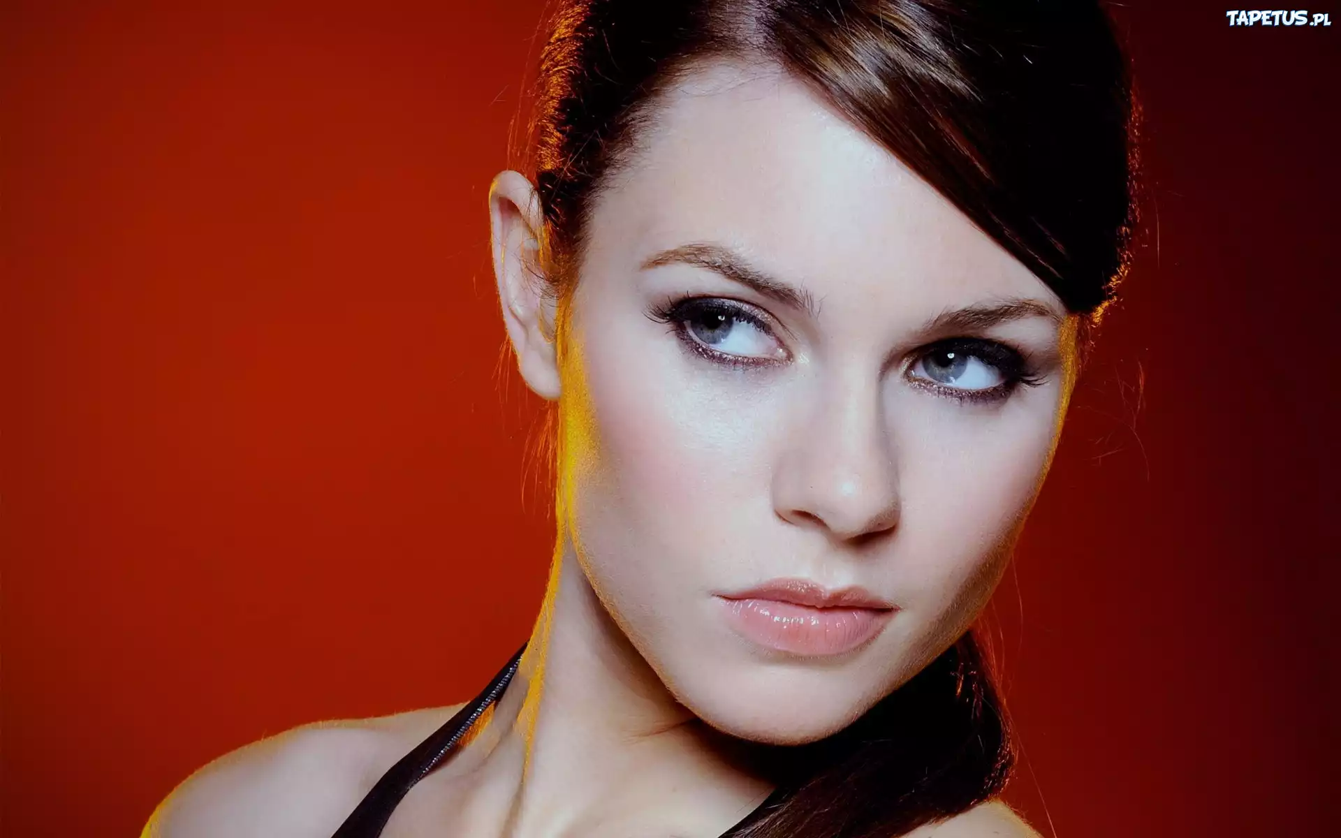 Alison Carroll, Spojrzenie
