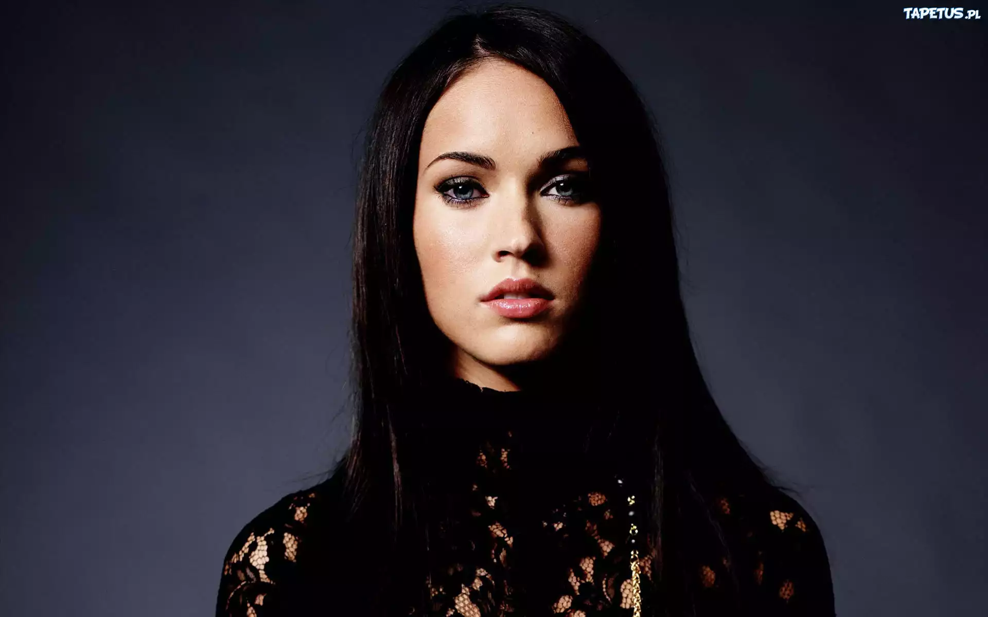 Megan Fox, Czarna, Koronkowa, Bluzeczka