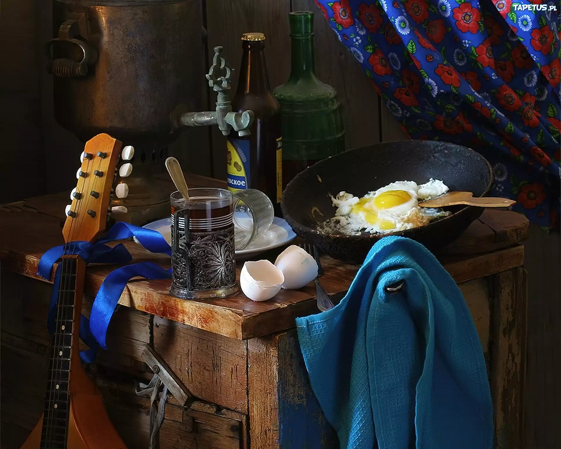Butelki, Alkohol, Jajecznica, Herbatka, Gitara