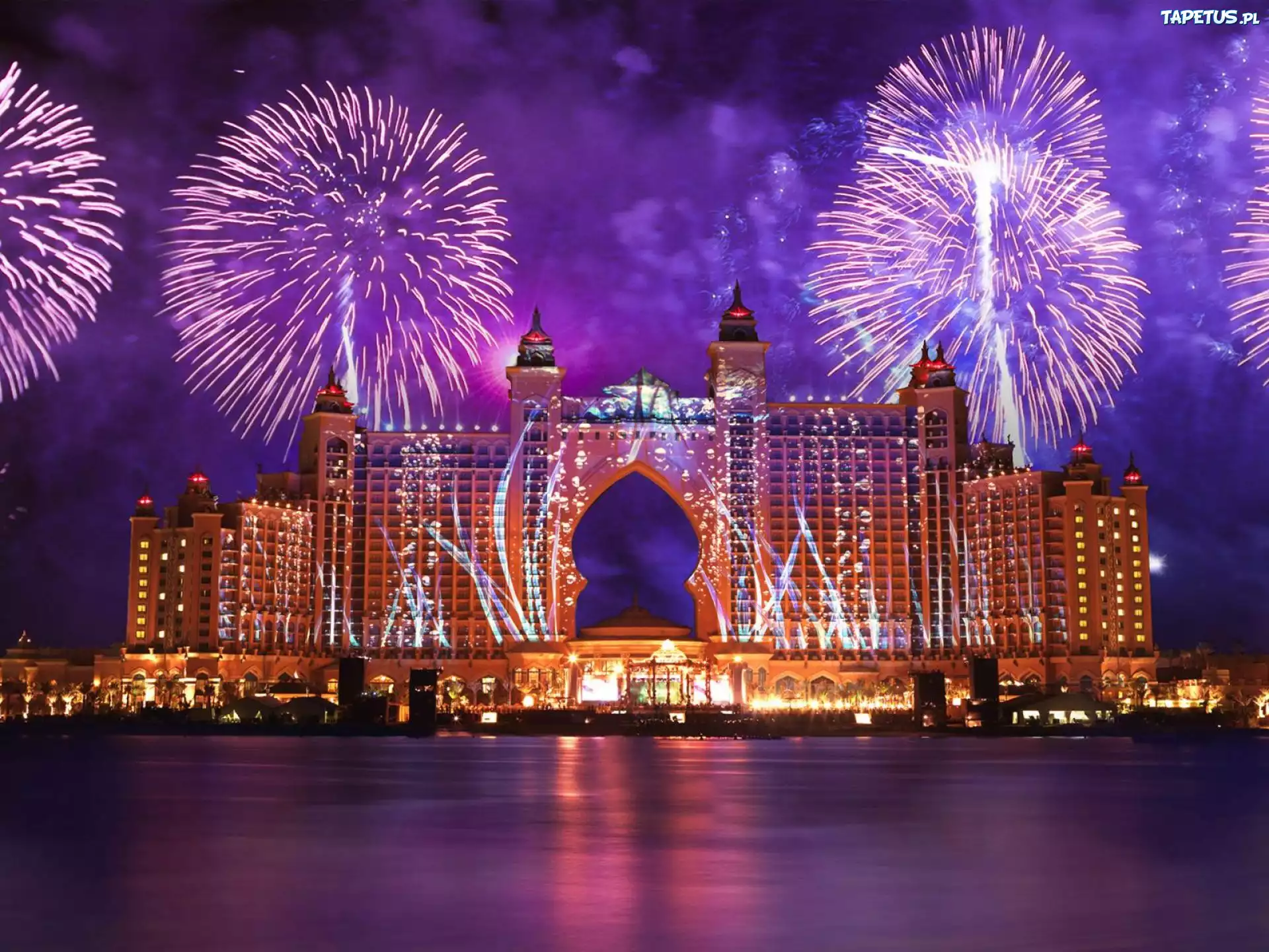 Dubaj, Hotel, Fajerwerki
