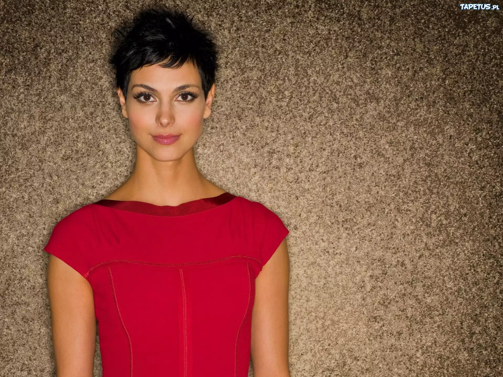 Morena Baccarin, Czerwona, Sukienka