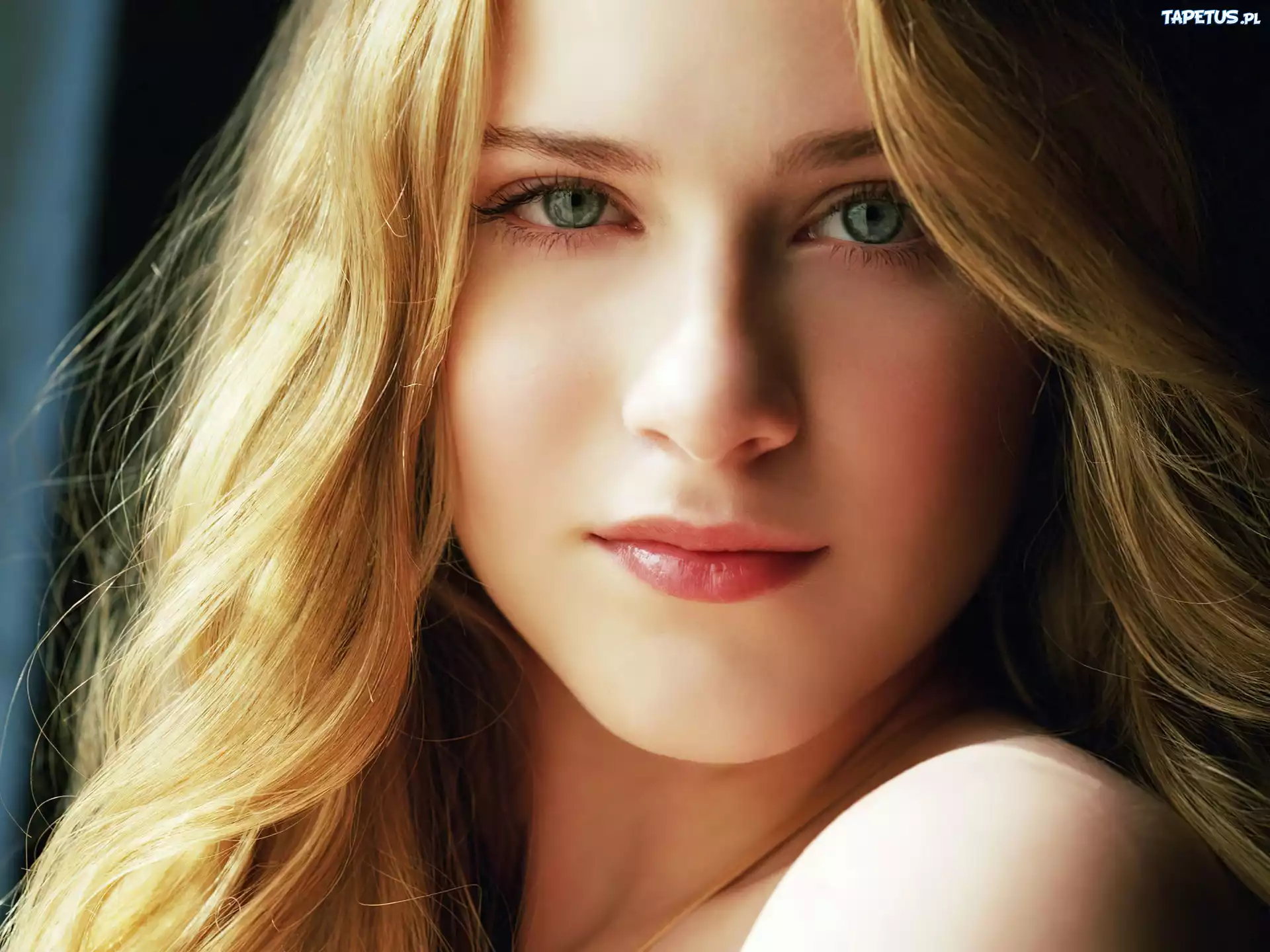 Evan Rachel Wood, Spojrzenie, Blondynka