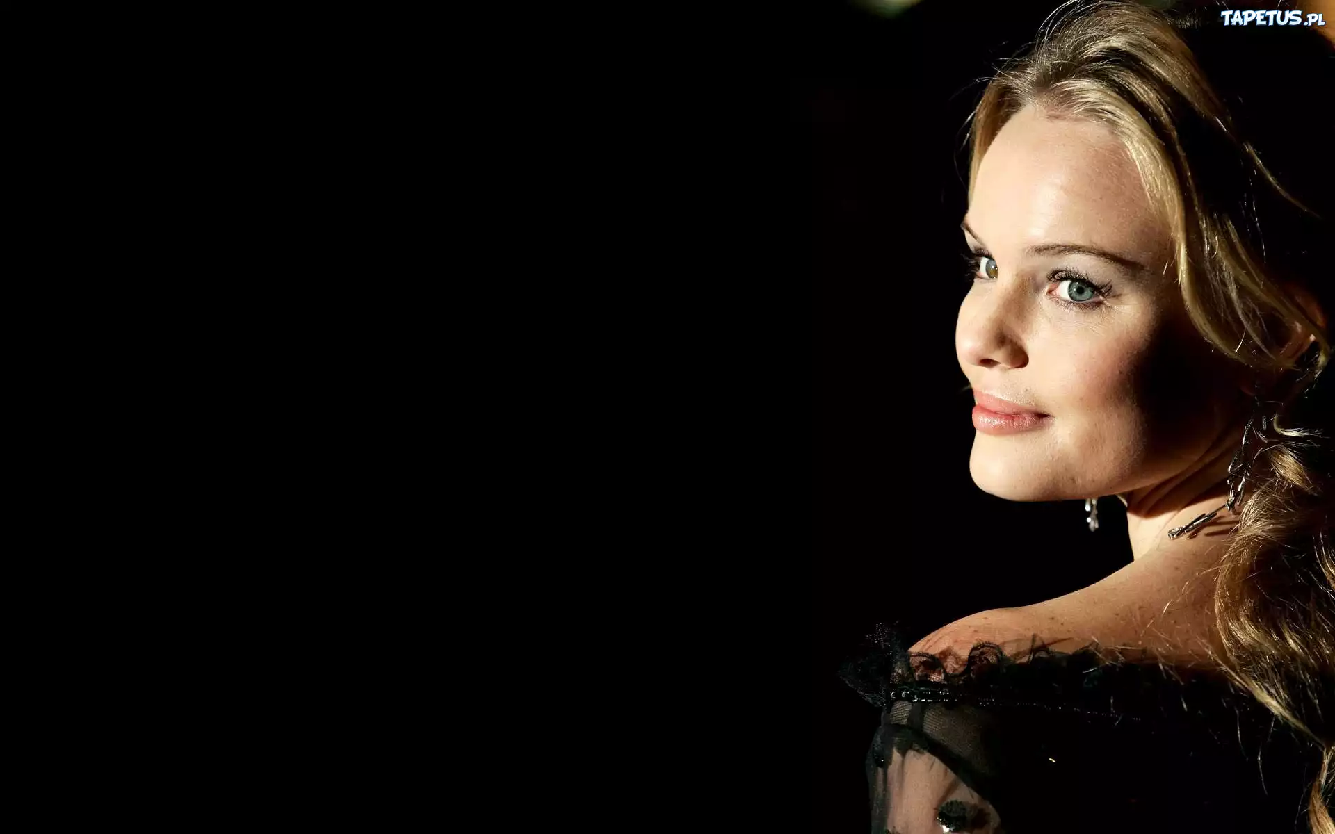 Uśmiechnięta, Kate Bosworth, Czarna, Bluzeczka