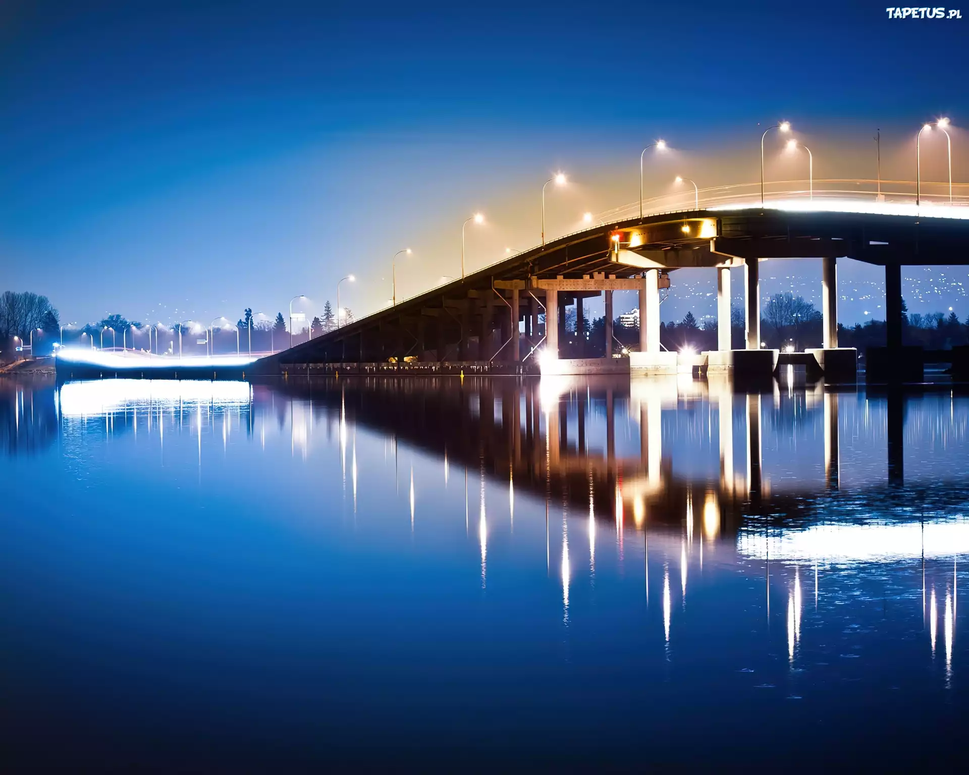 William R. Bennett Bridge, Most, Kanada