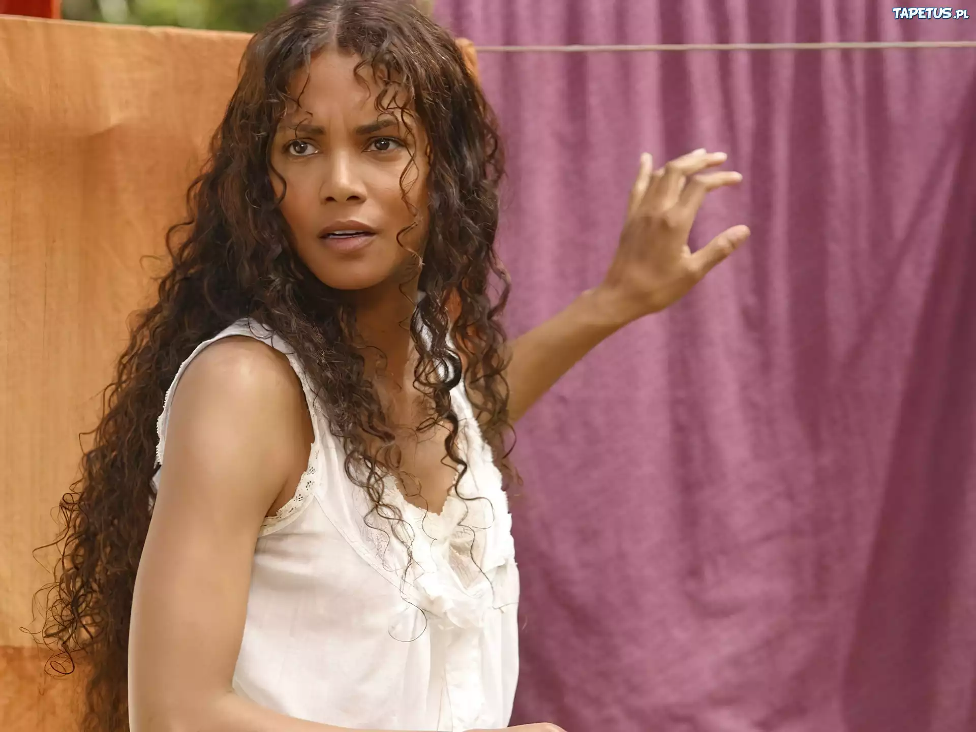 długie, kręcone, włosy, Halle Berry, pranie