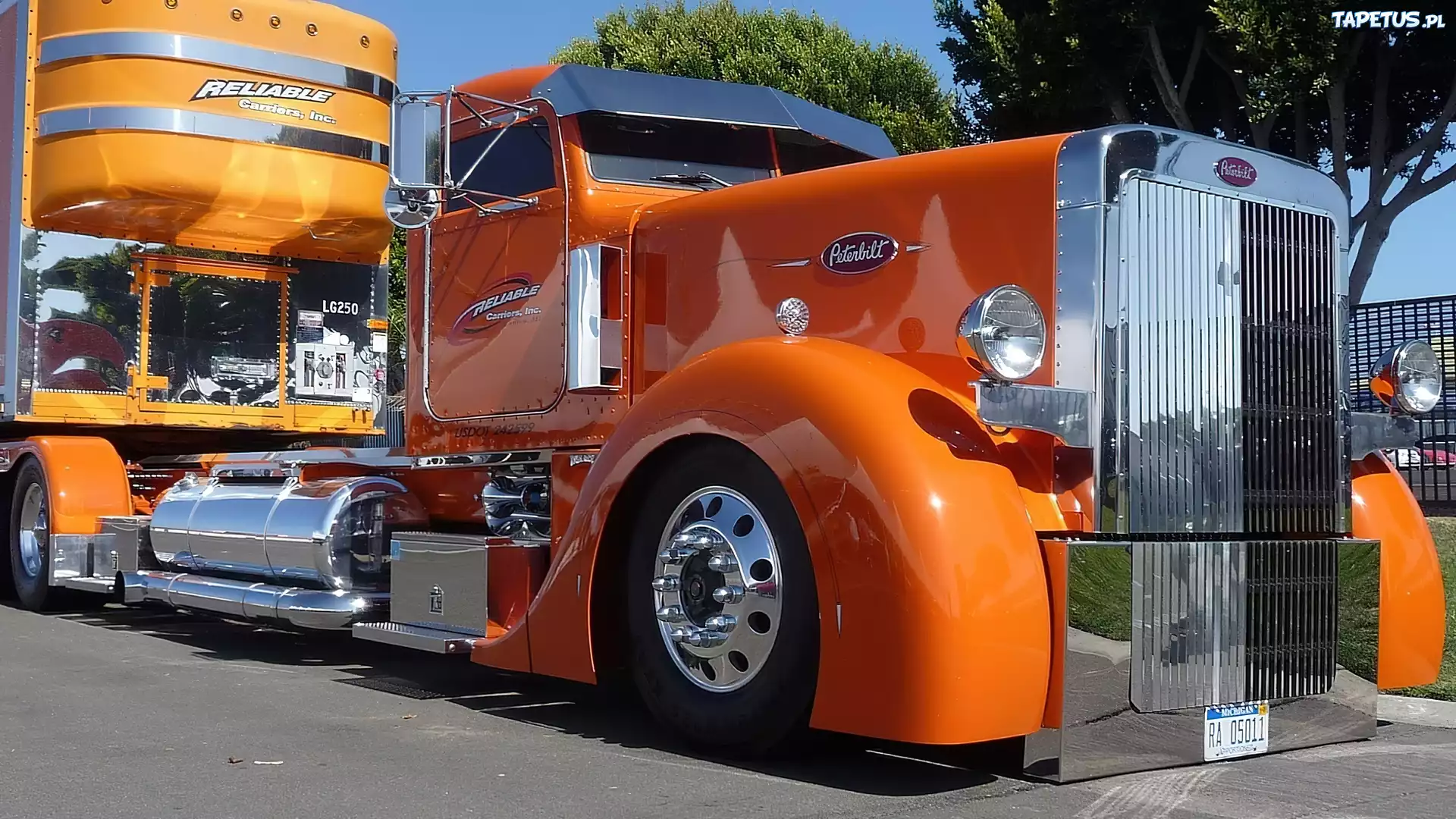 Pomarańczowy, Truck