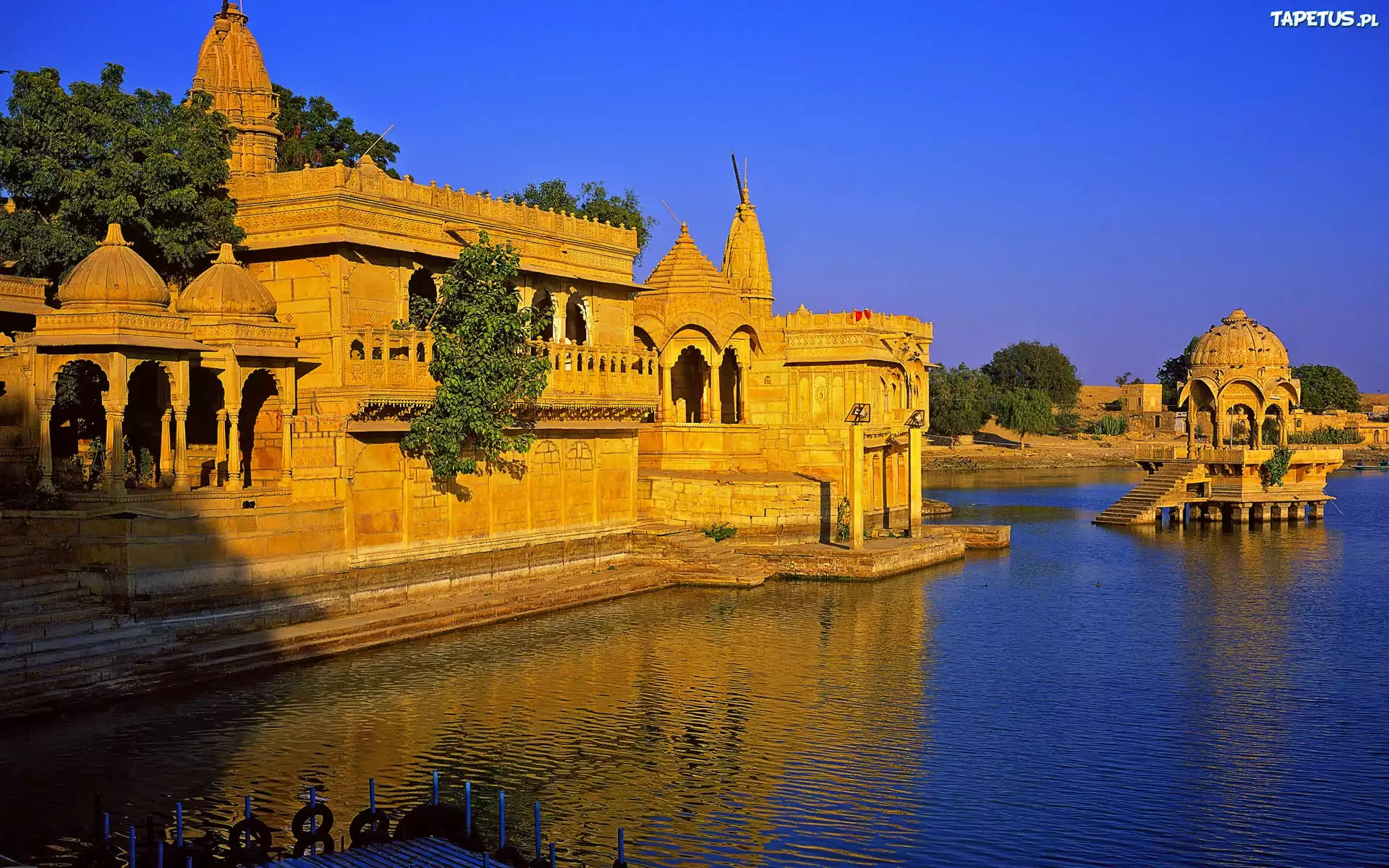 Indie, Ganges, Budowla