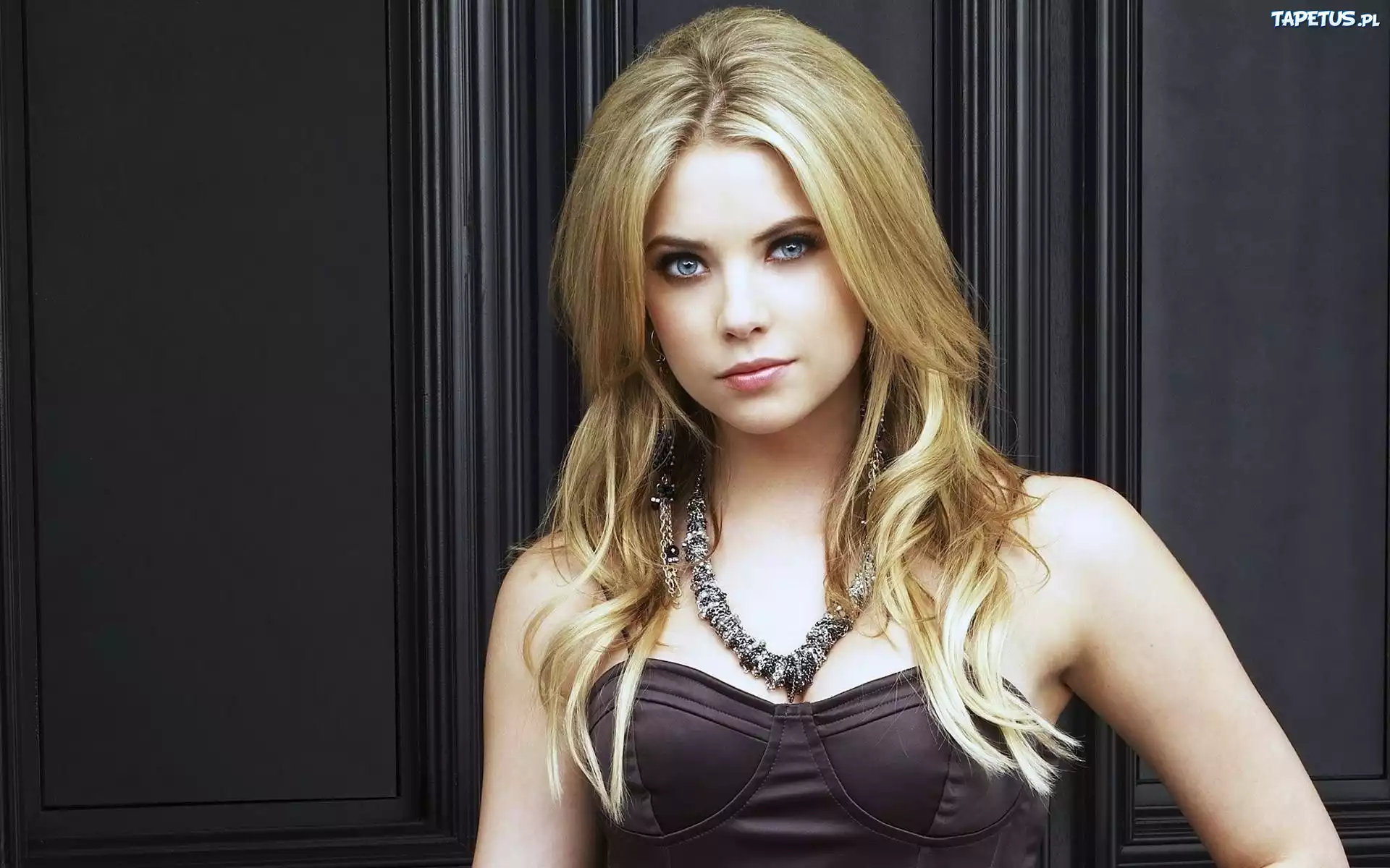 Urocza, Ashley Benson