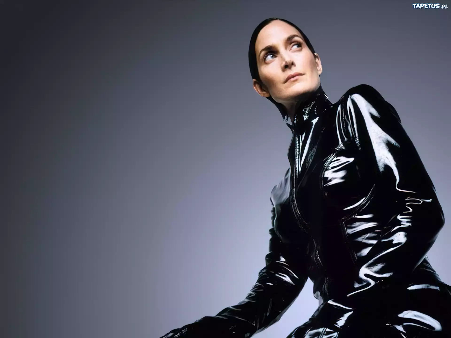 Carrie Anne Moss, Czarny, Skórzany Strój