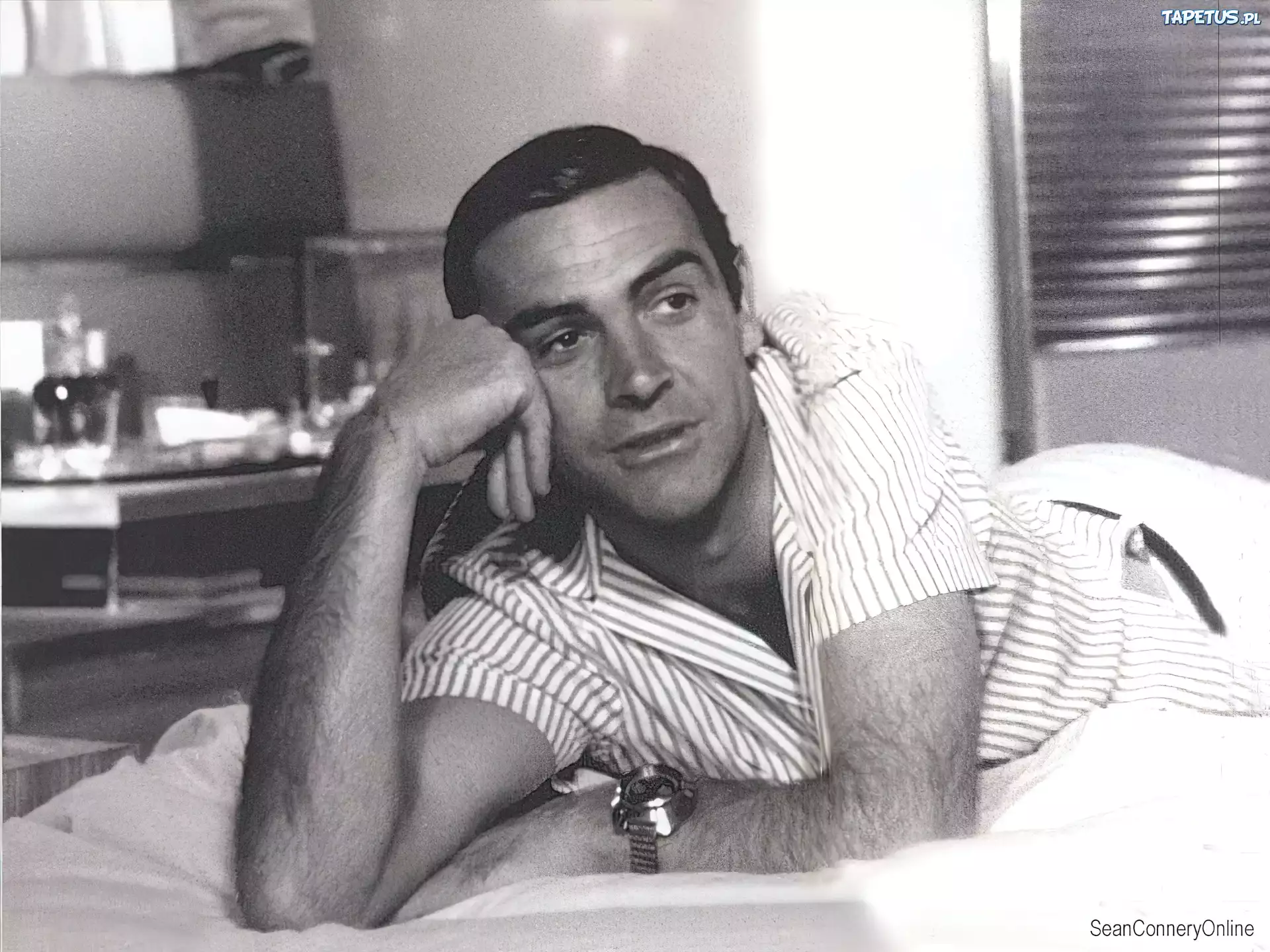 Sean Connery,koszula w paski