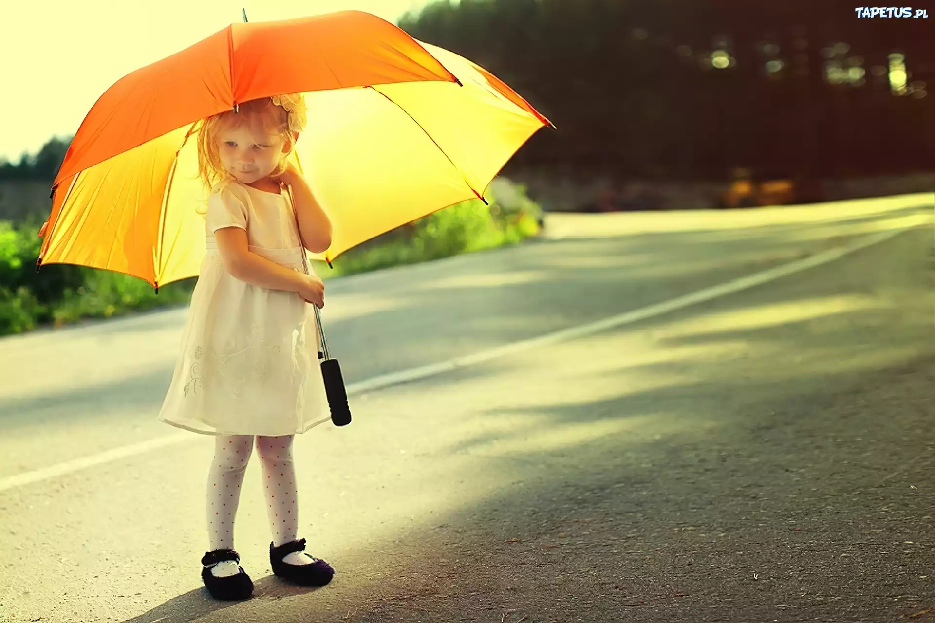 Dziewczynka, Parasol, Droga