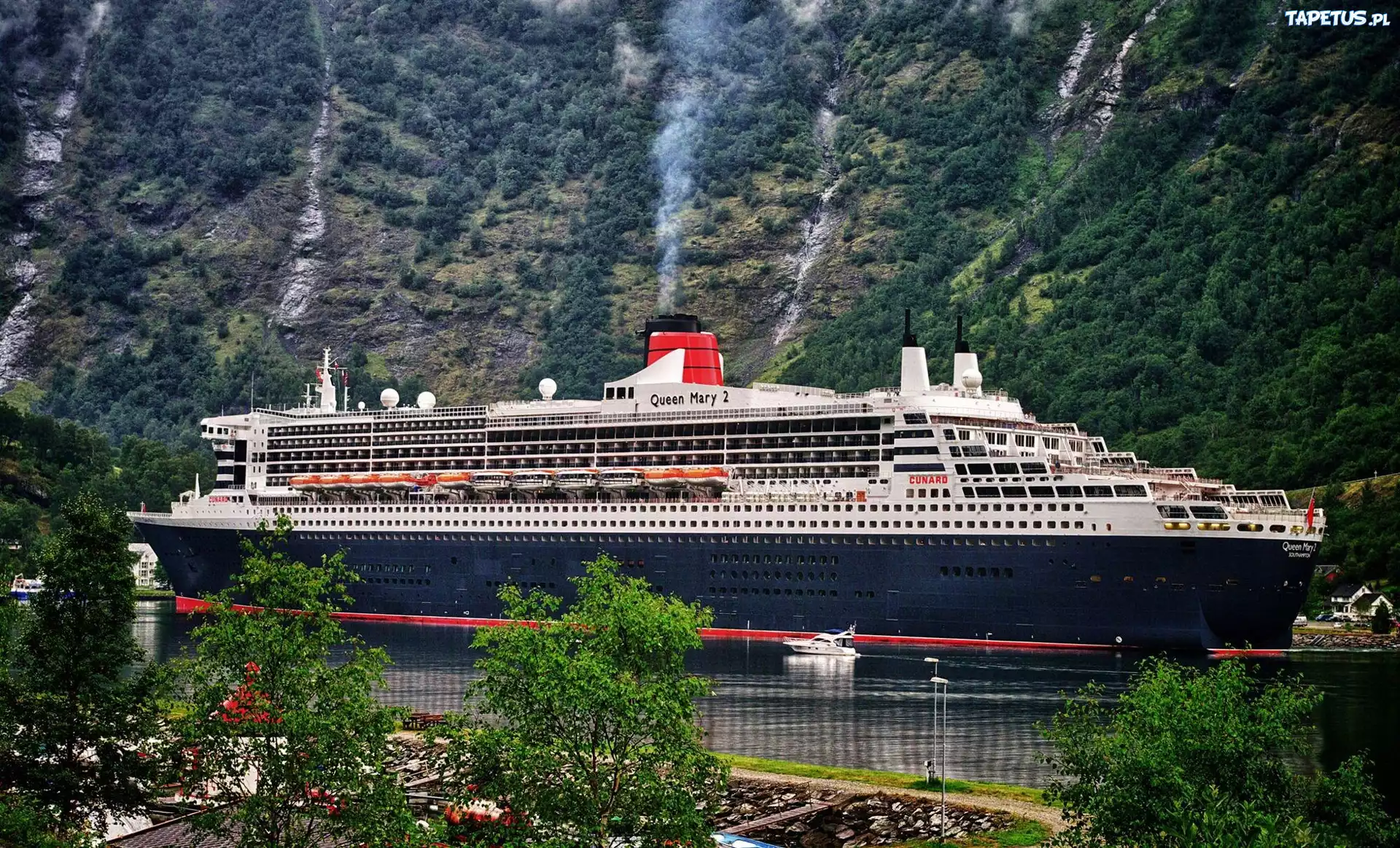 Queen Mary 2, Zbocze, Góry