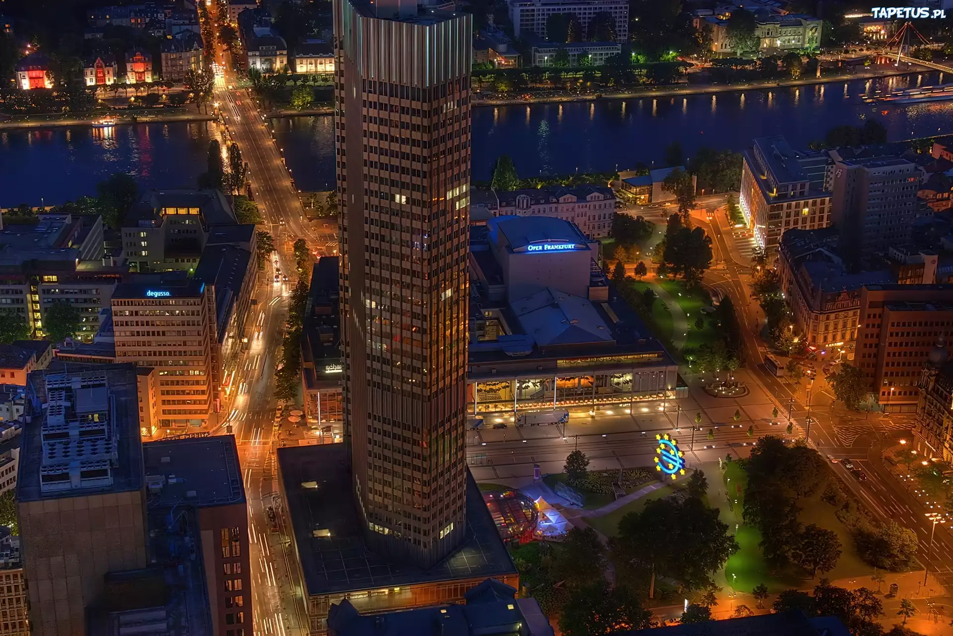 Frankfurt, Nad Menem, Wieżowiec, Noc