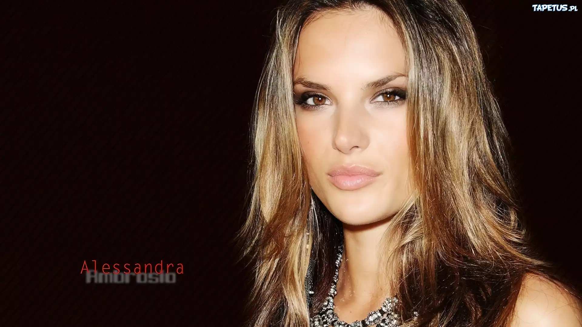 Alessandra Ambrosio, Makijaż, Piękność