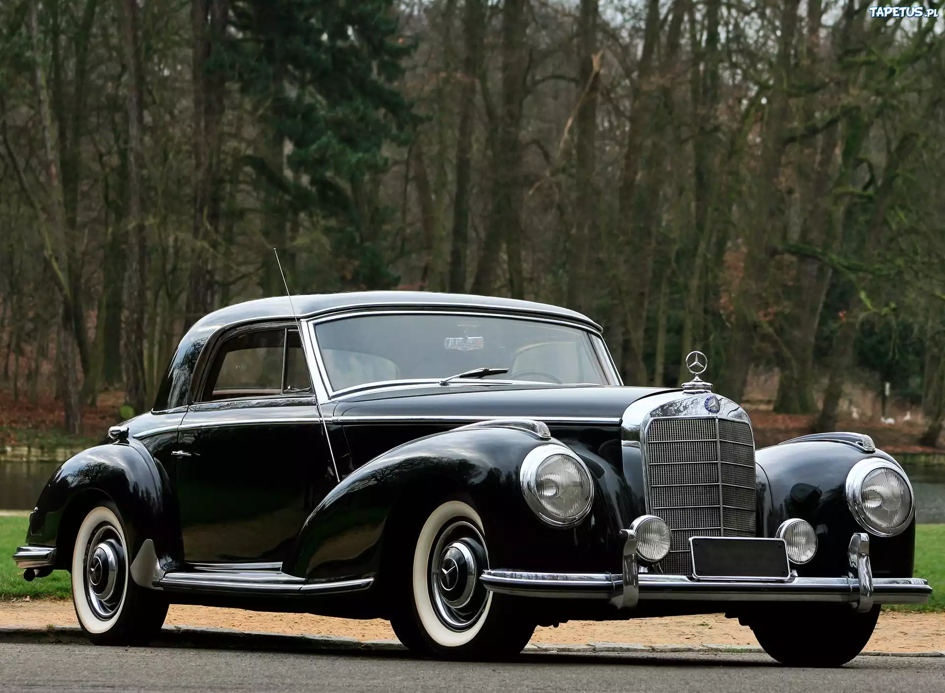 Czarny, Mercedes Benz 300S