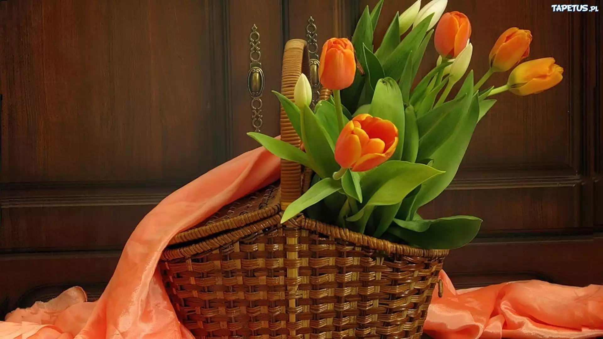Wiklinowy, Kosz, Pomarańczowe, Tulipany, Atłas