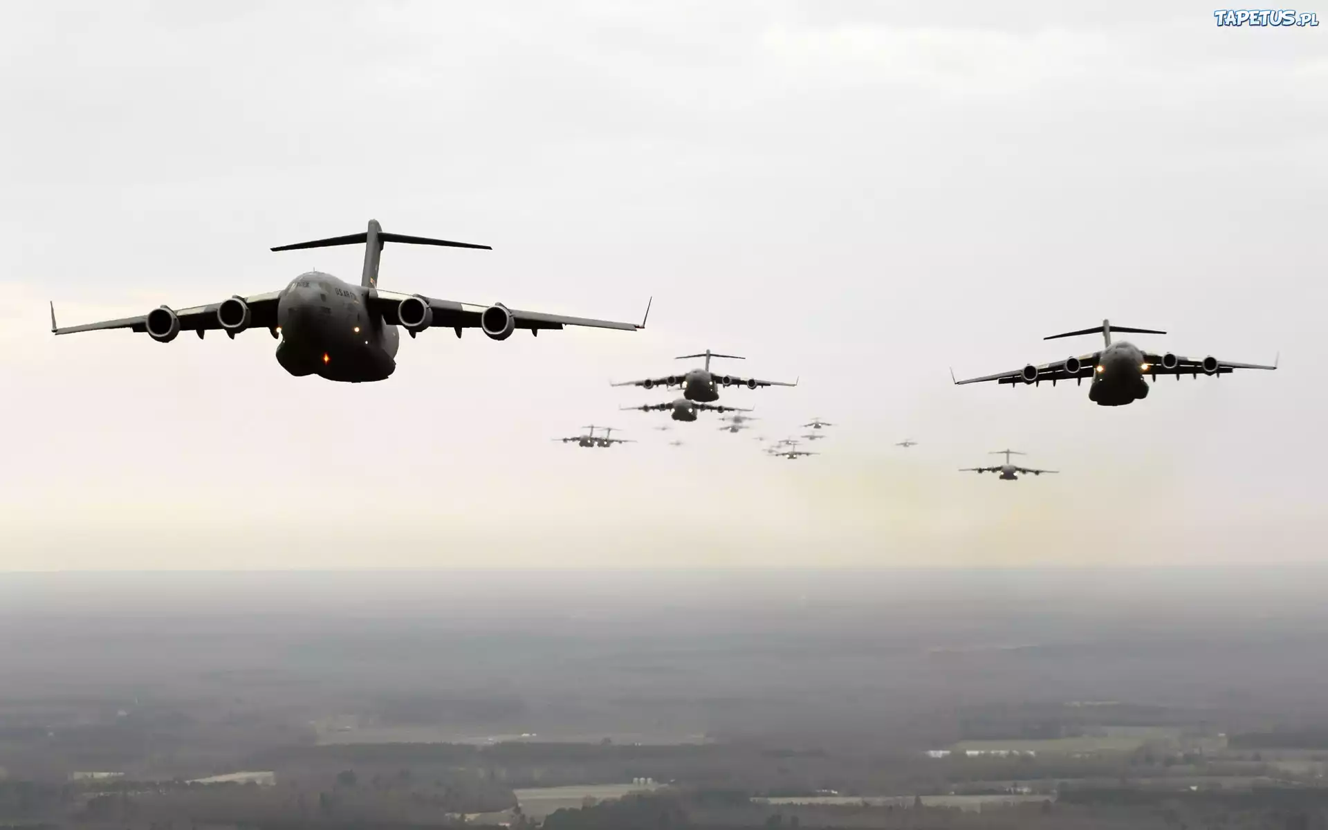 C-17 Globemaster III, Odrzutowce, Lot