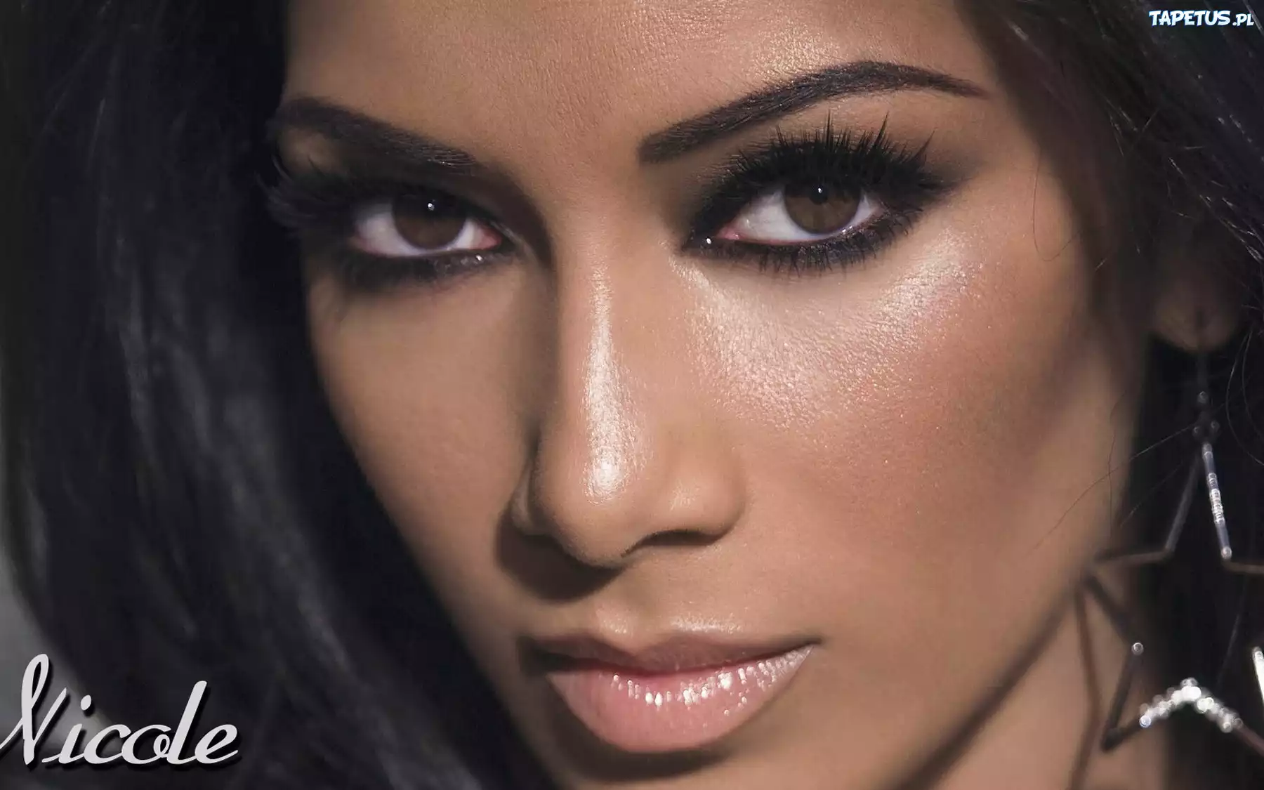 Nicole Scherzinger, Portret, Makijaż