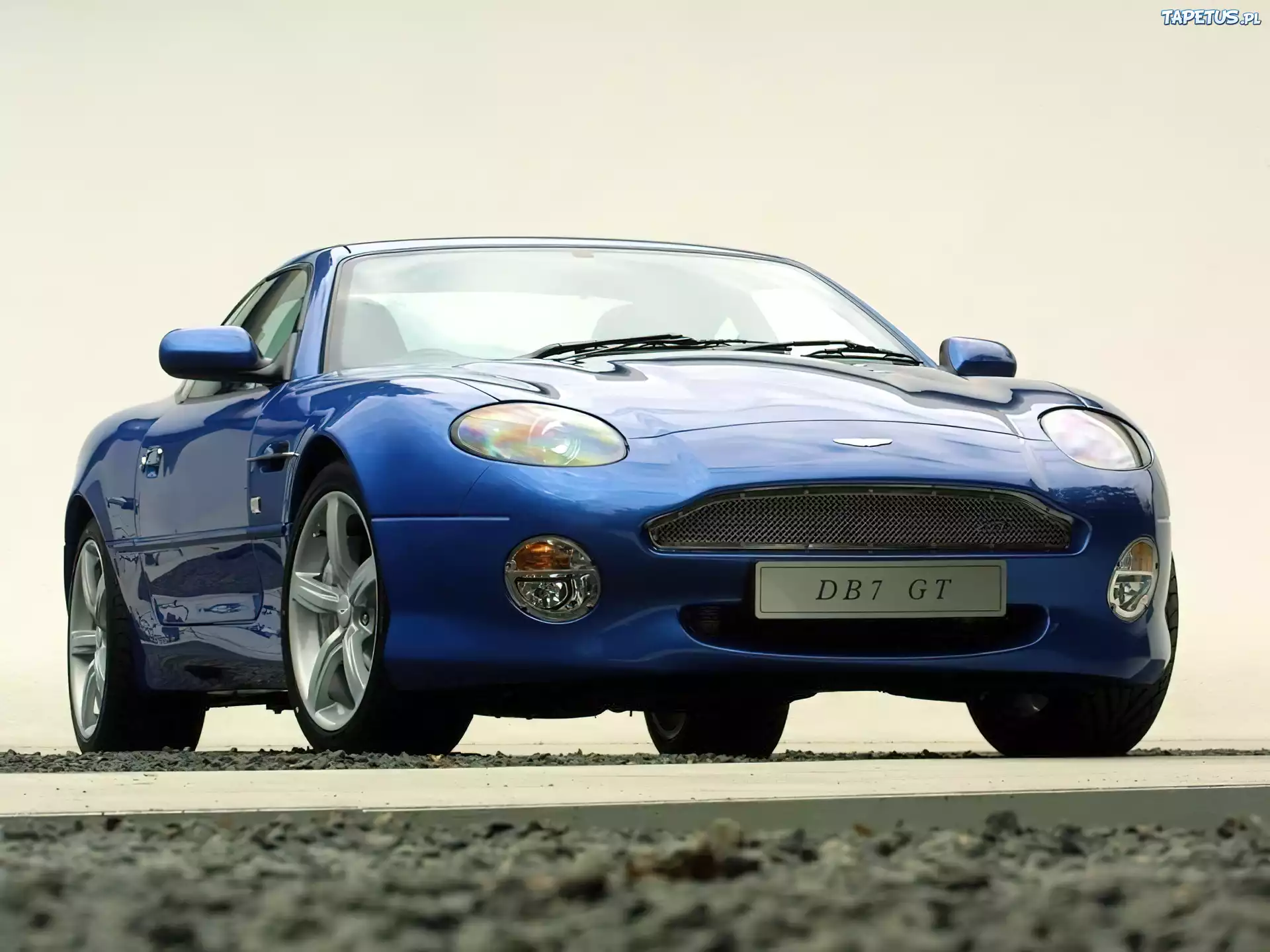 Niebieski, Aston Martin DB7