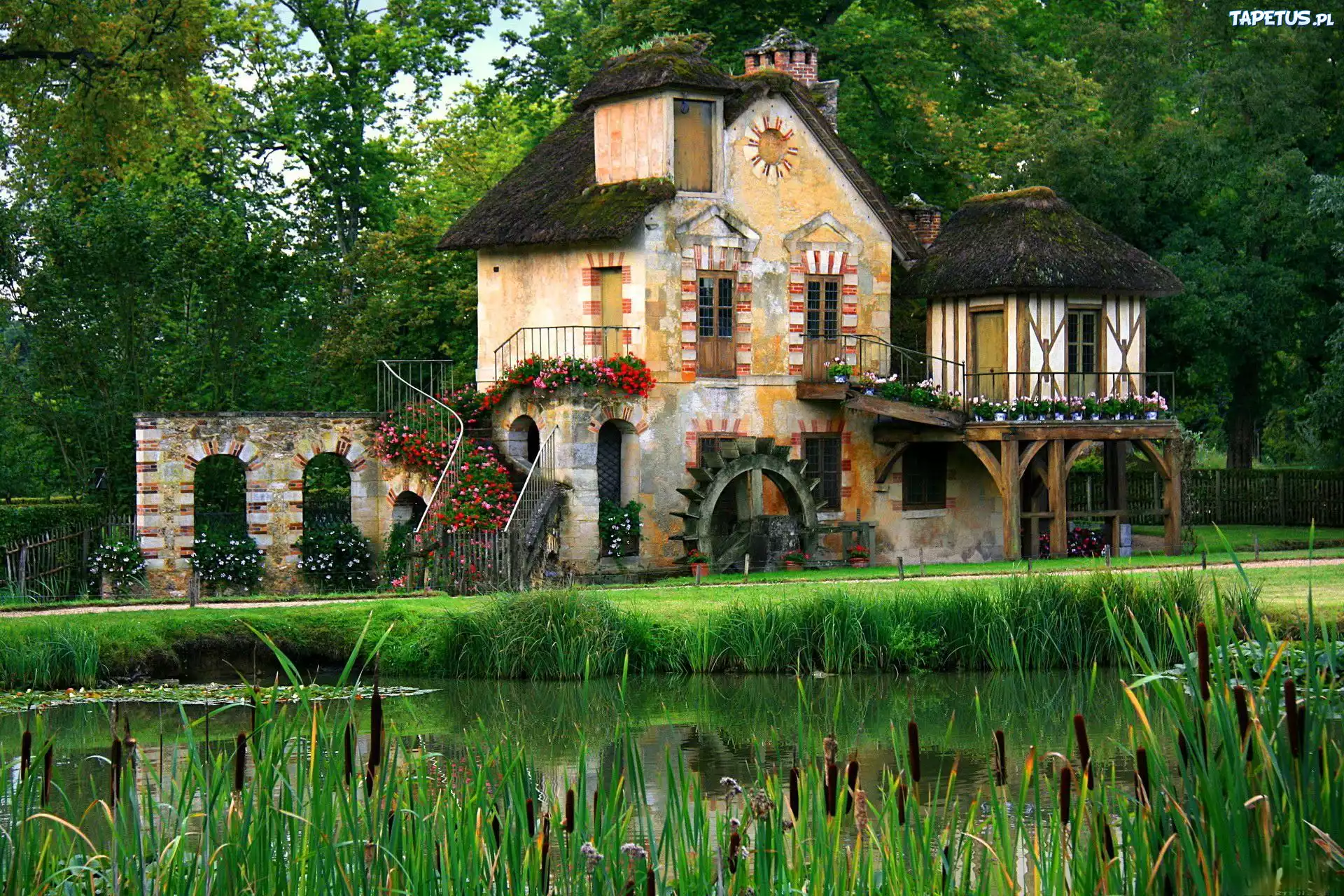Młyn, Staw, Skansen, Francja