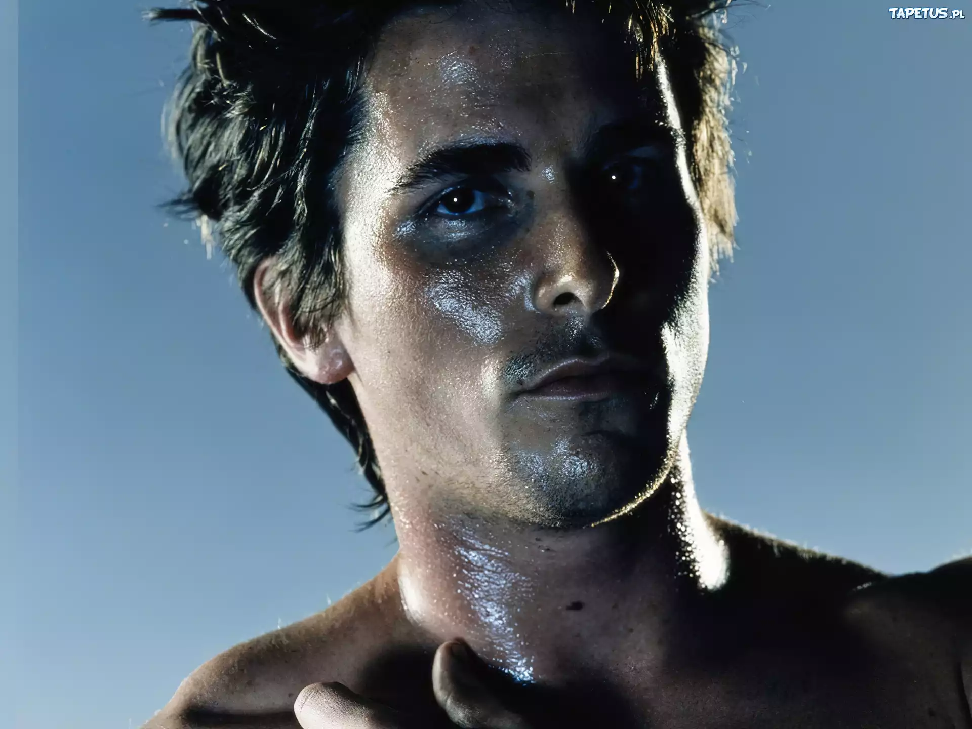 Christian Bale,mokra twarz