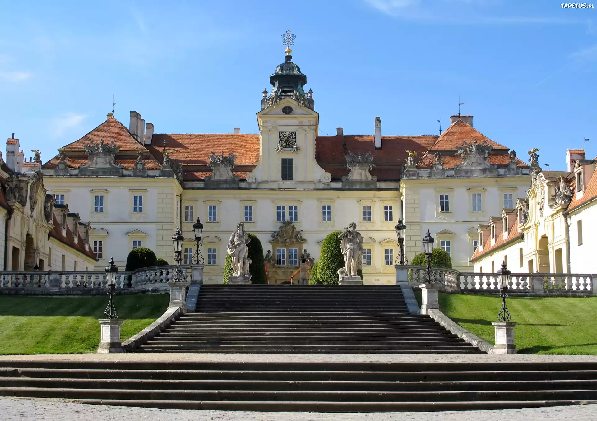 Piękny, Zamek Valtice