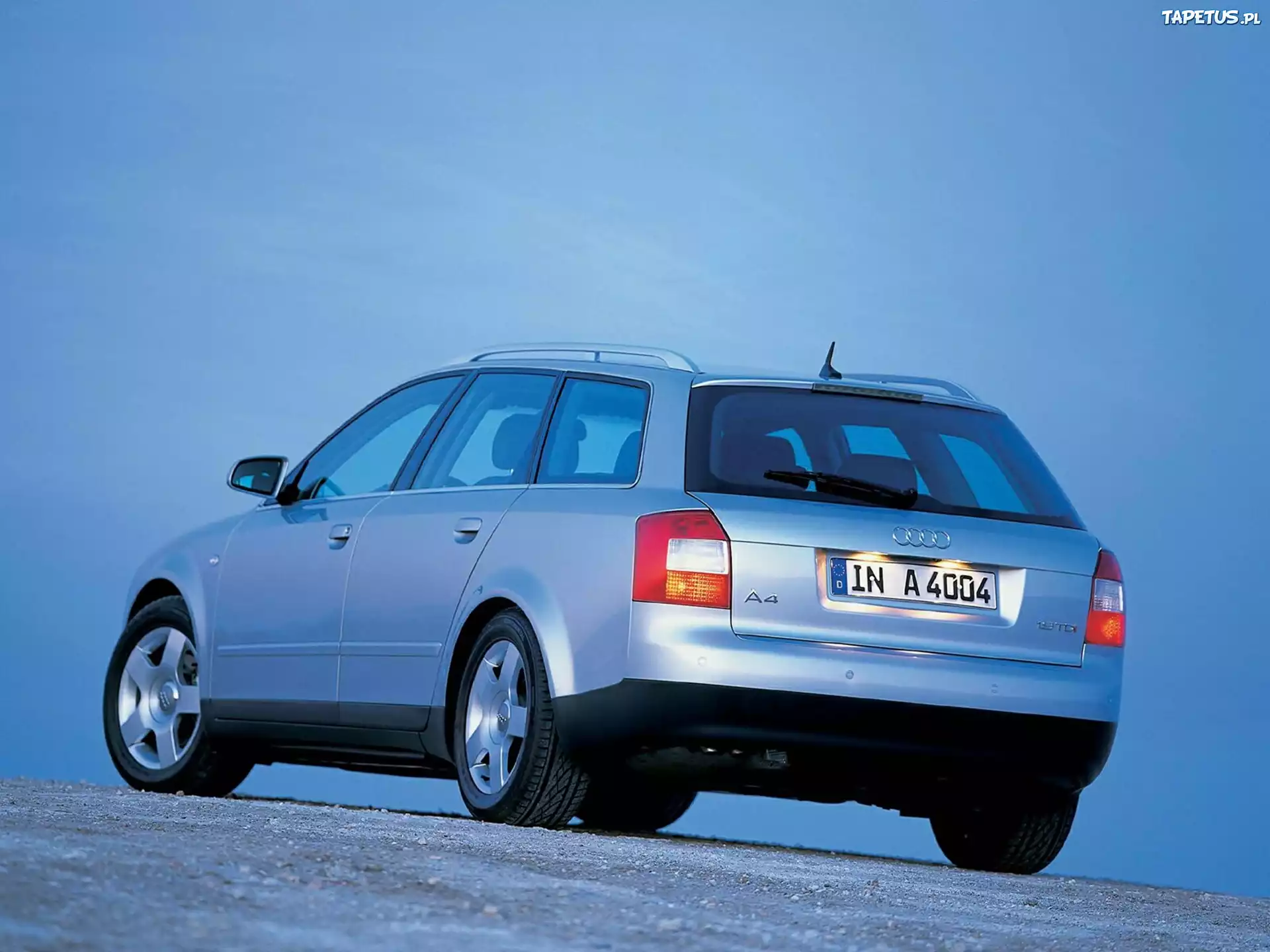 Audi A4, Avant, Tył