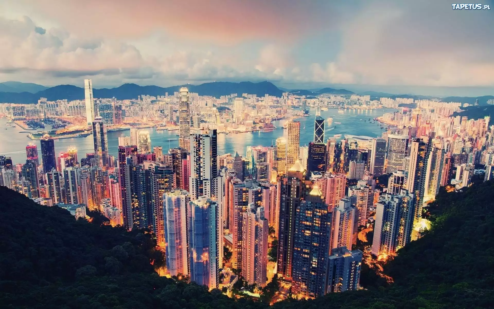 Hong Kong, Wieżowce, Niebo