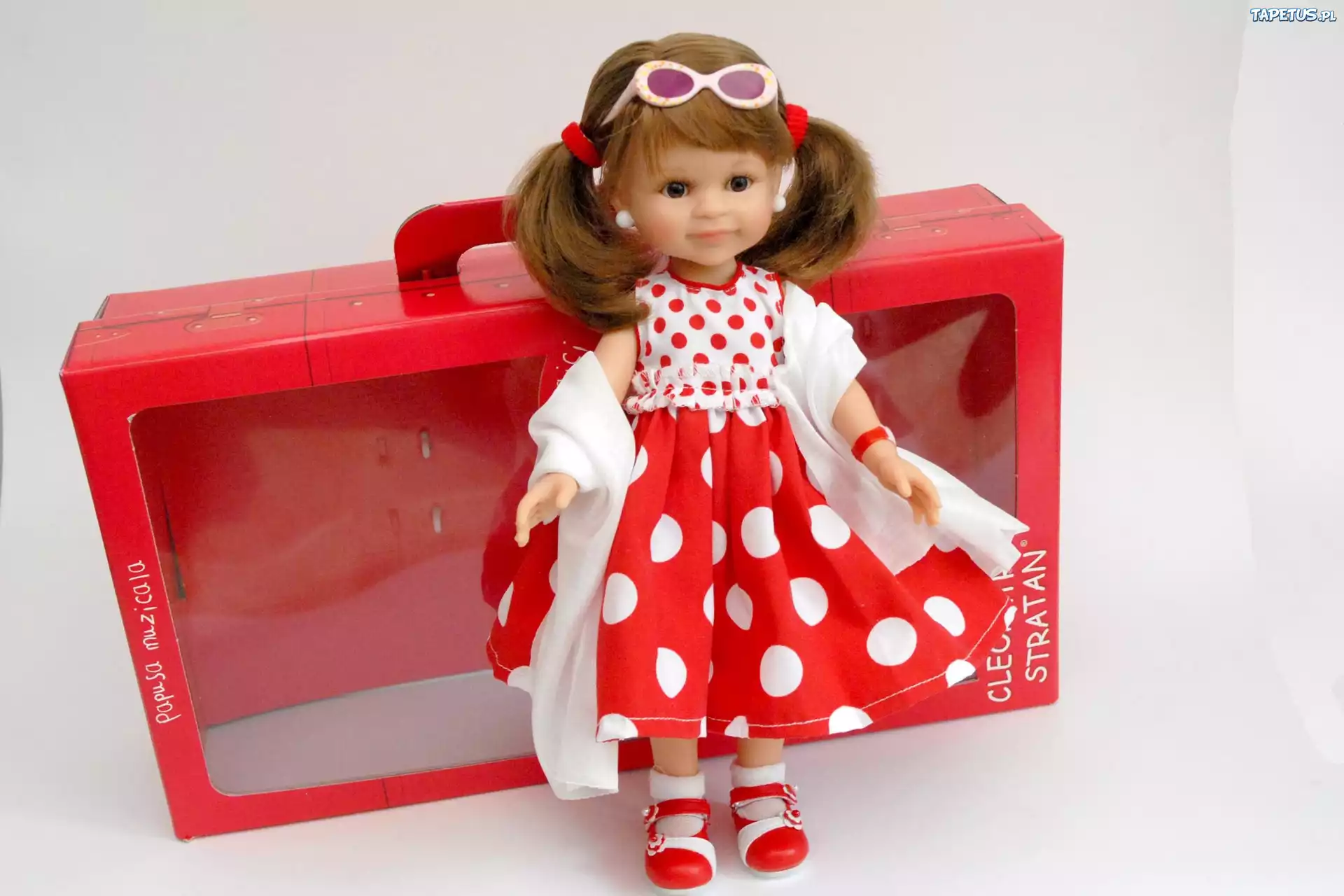 Lalka, Model, Cleopatra Stratan, Strój, Okulary