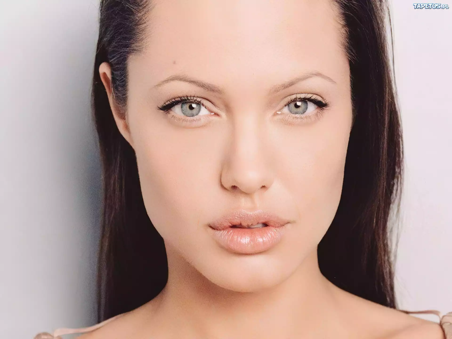 Angelina Jolie, niebieskie oczy