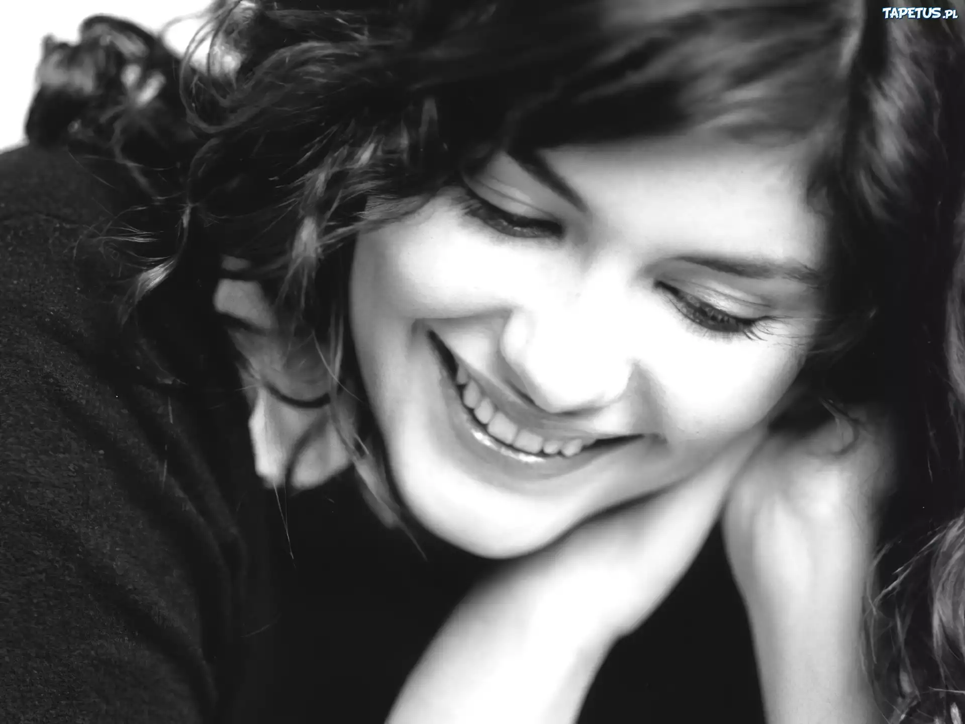 Audrey Tautou, kręcone włosy