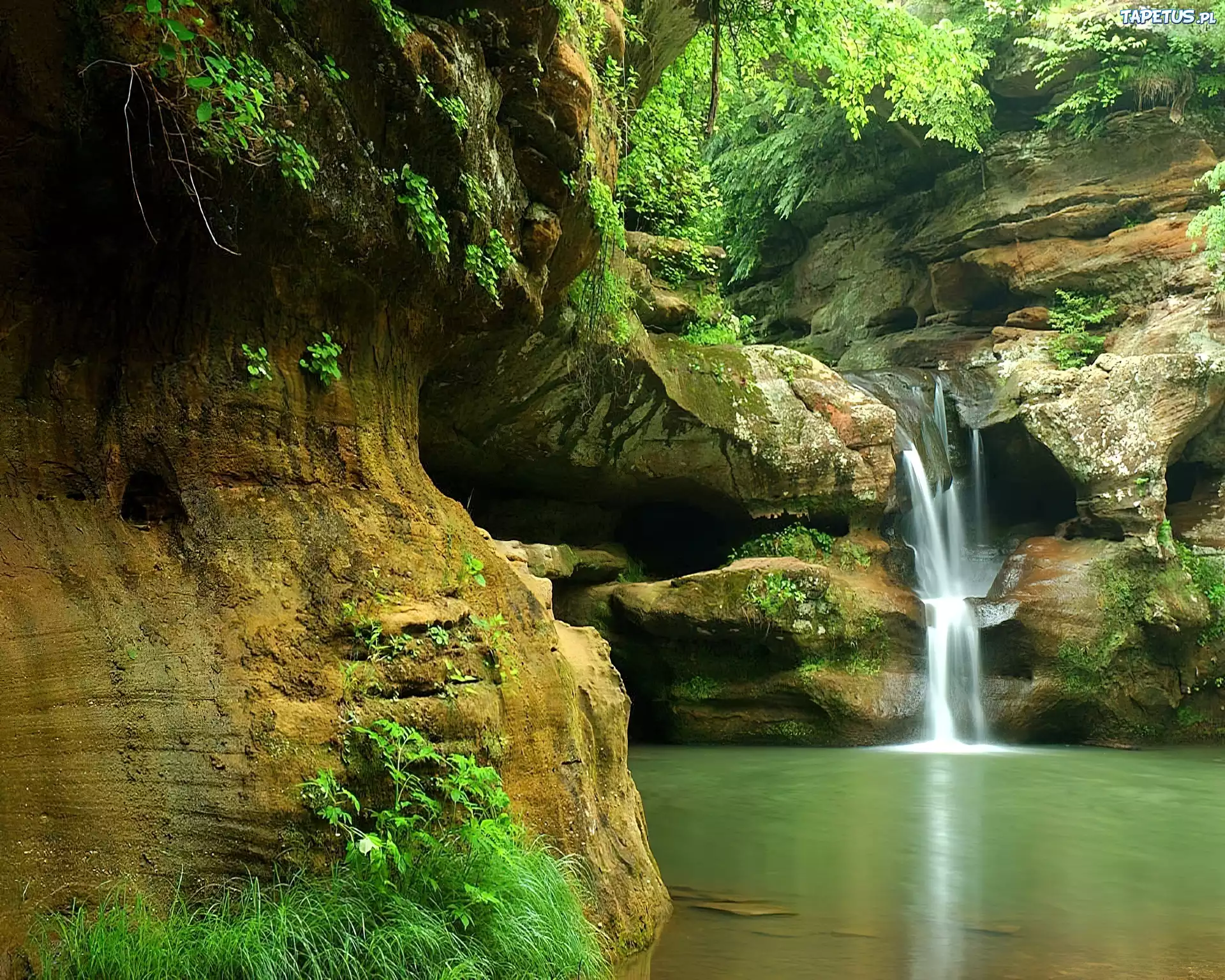 Трехсот лет более красивейший вид. Красивые водопады. Живая природа водопады. Живые водопады. Маленький водопад.