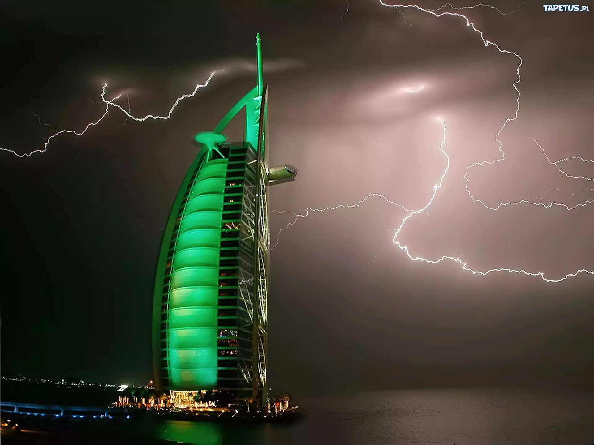 Hotel, Dubaj, Pioruny
