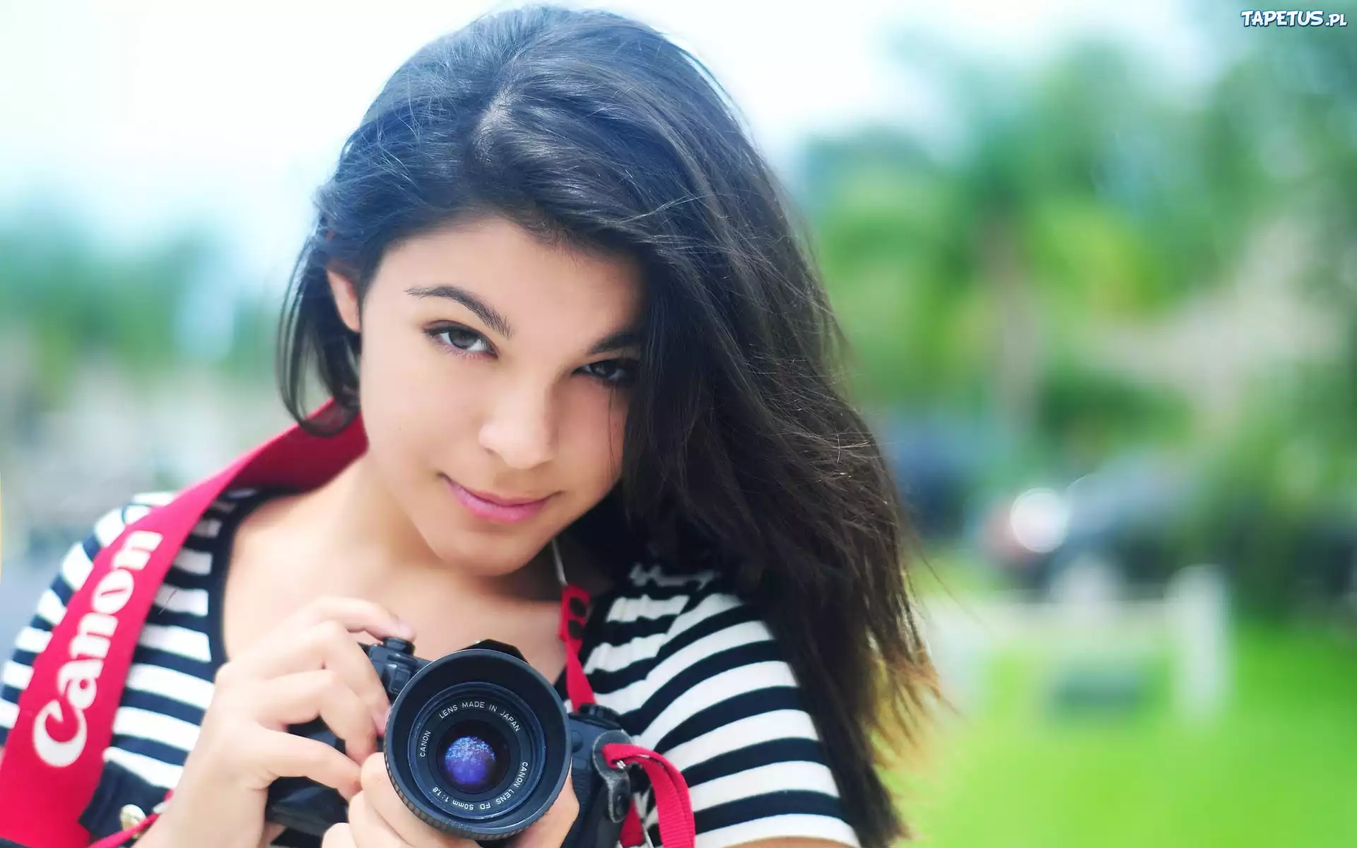 Brunetka, Aparat, Canon
