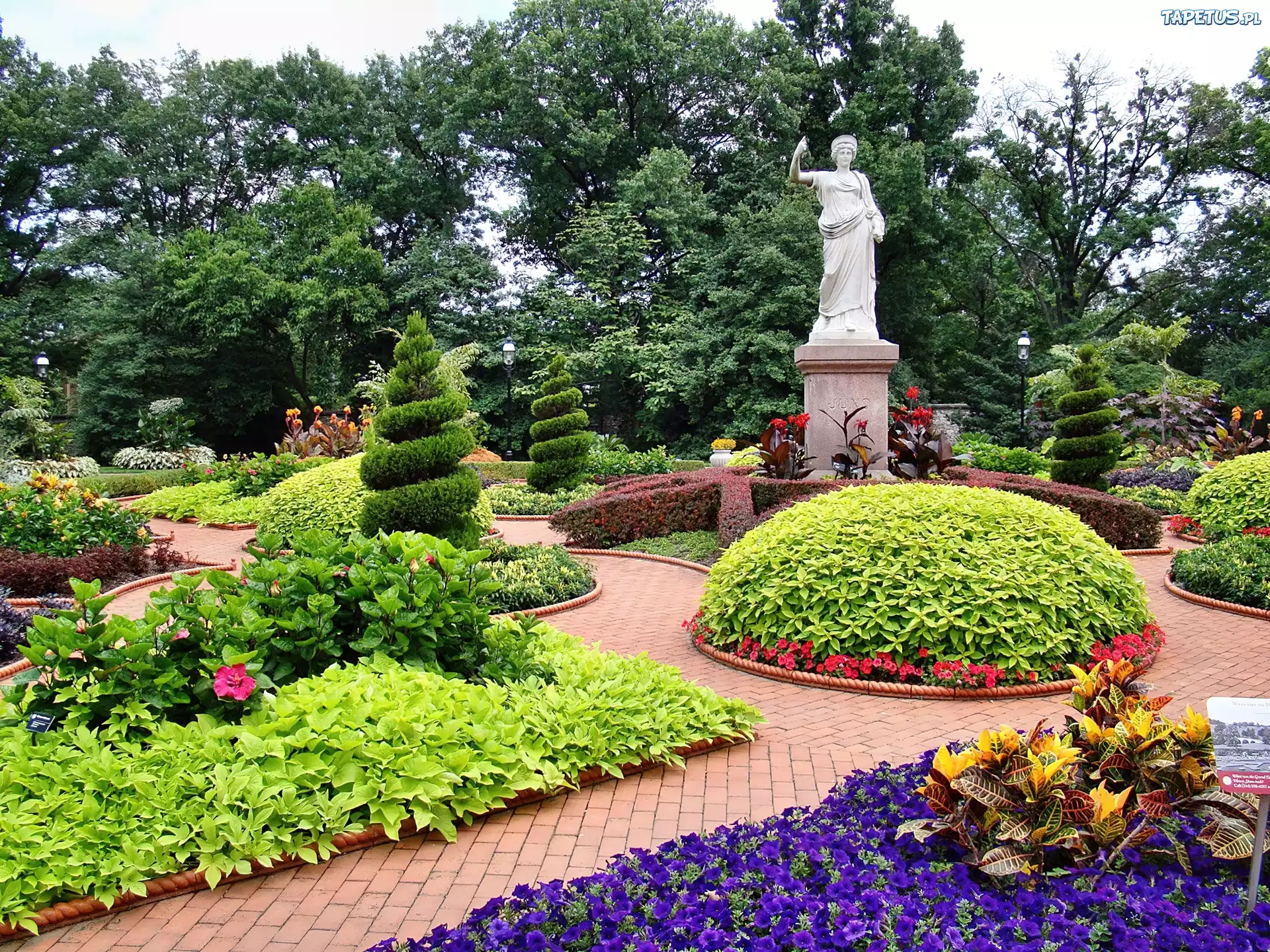 Park, Klomby, Posąg