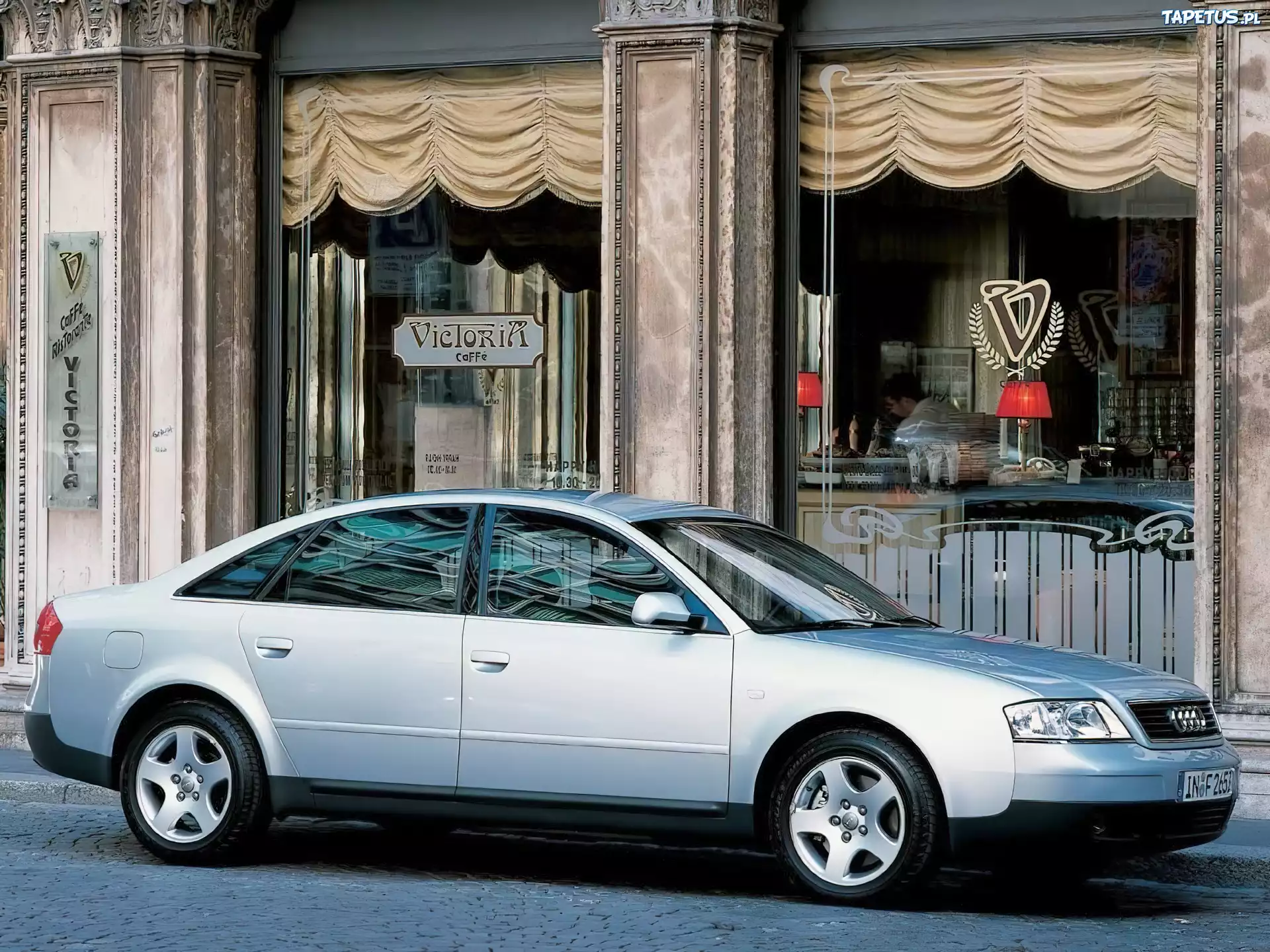 Srebrny, Audi A6