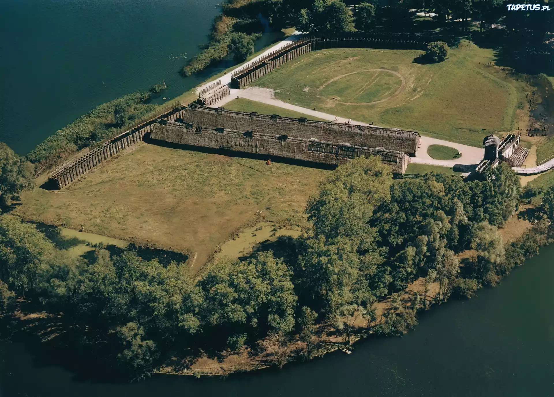 Biskupin, Osada, Muzeum, Półwysep